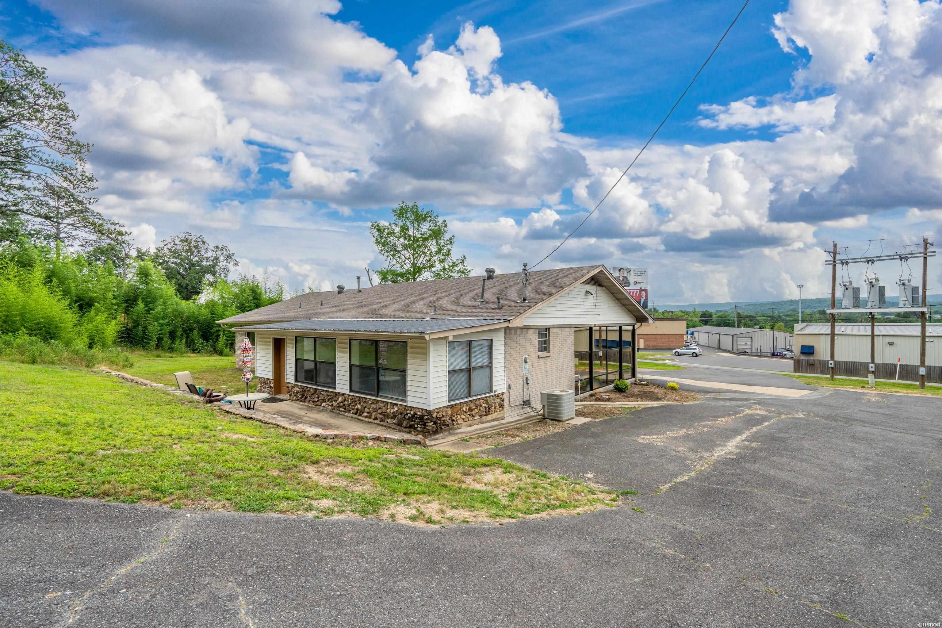 140 Amity Road Property Photo 35