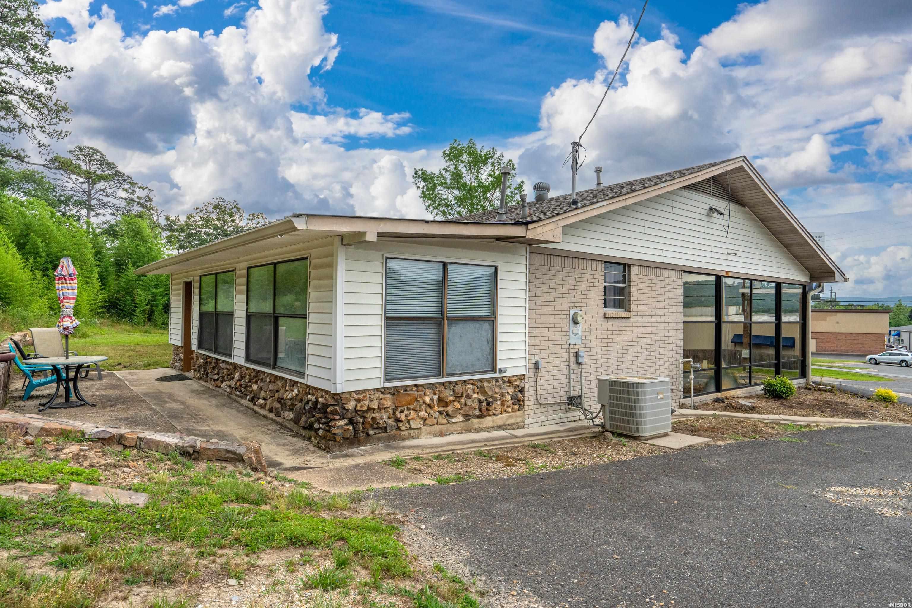 140 Amity Road Property Photo 37