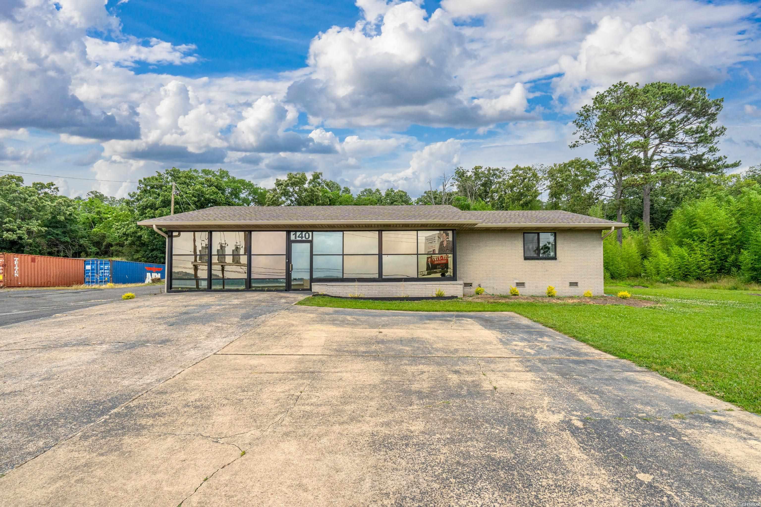 140 Amity Road Property Photo 40