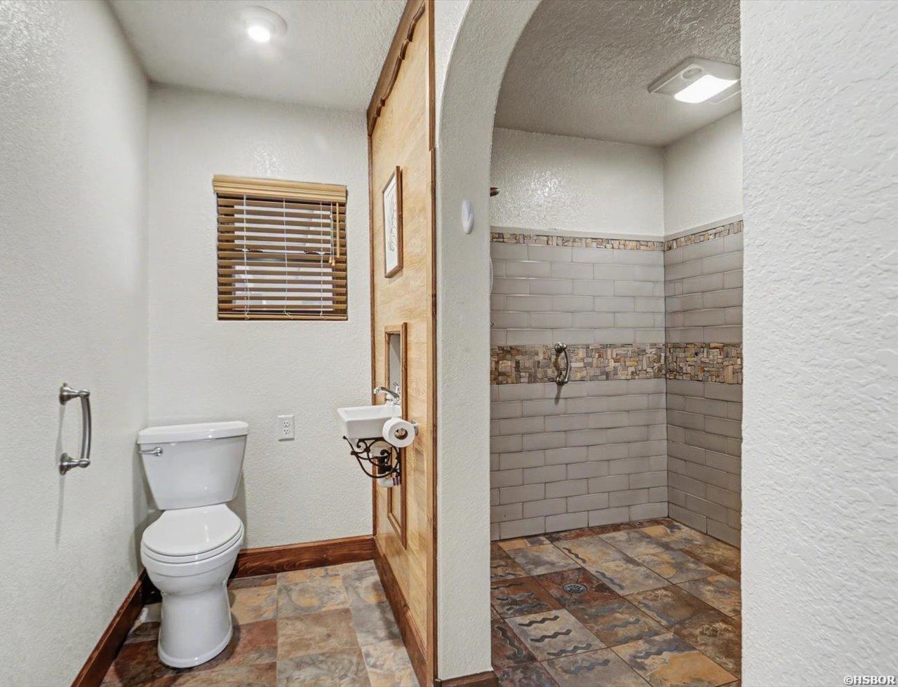 132 Oakridge Road Property Photo 21