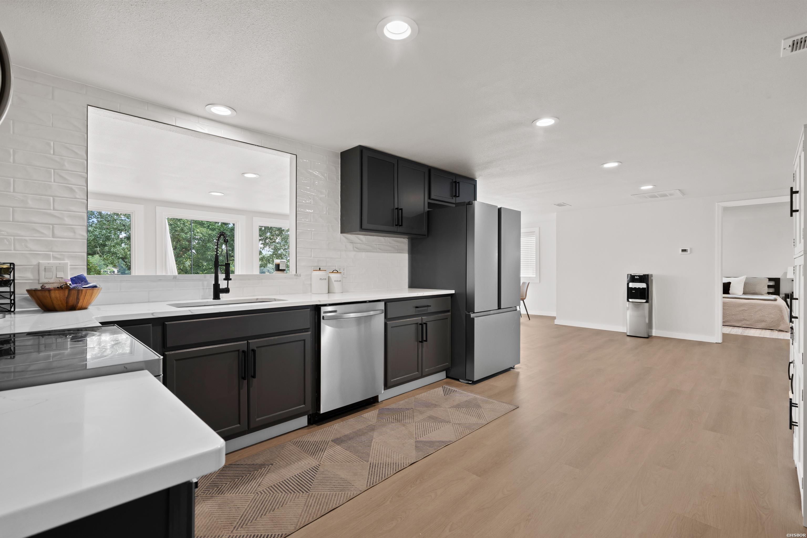 329 Lookout Point Property Photo 8
