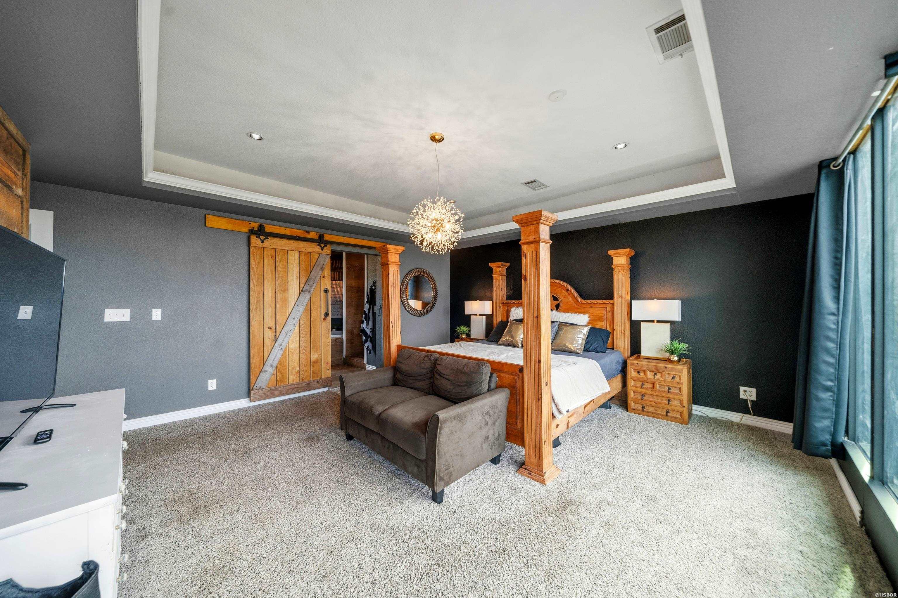 115 East Hawkview Place Property Photo 18