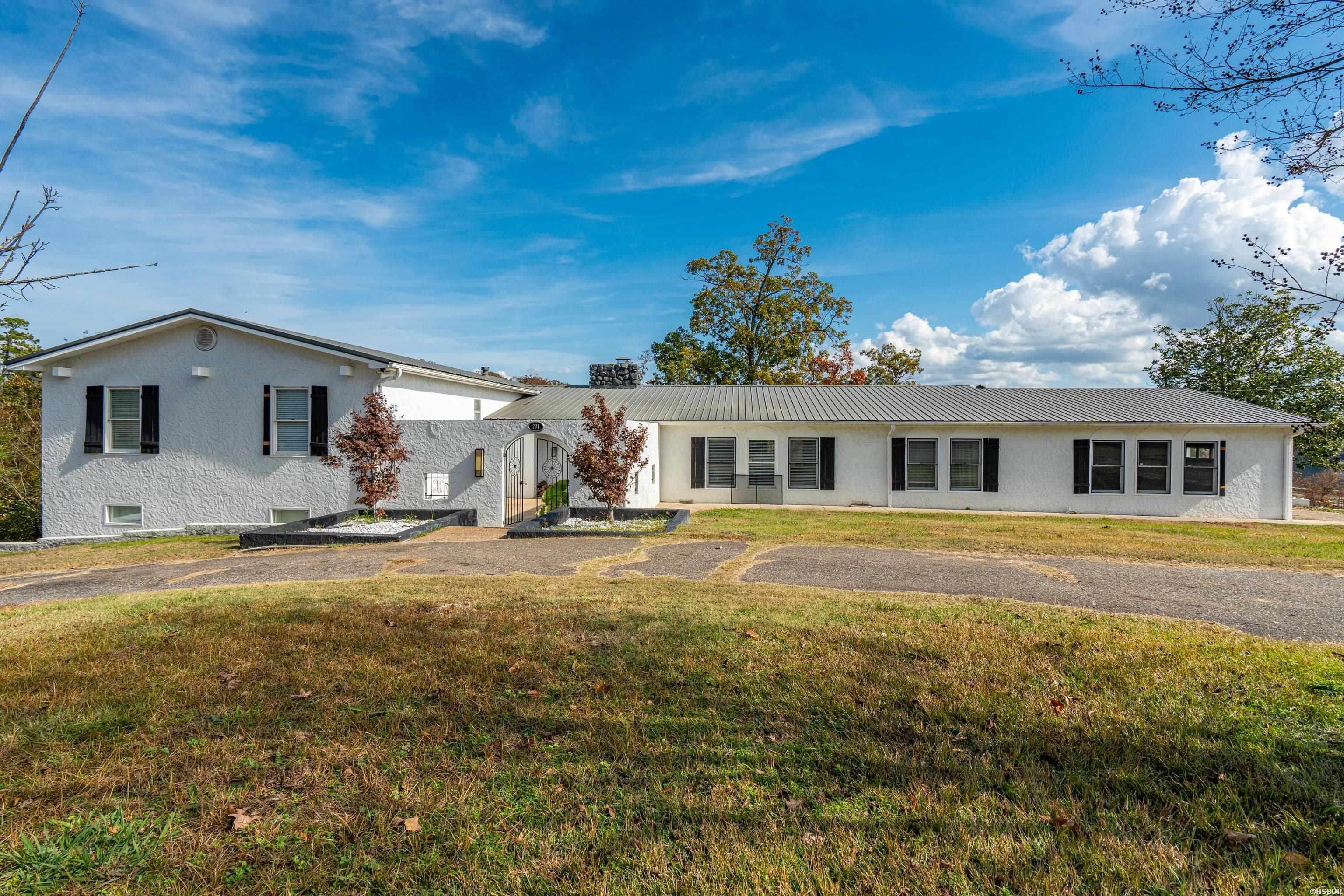 201 Aberina Street Property Photo 2