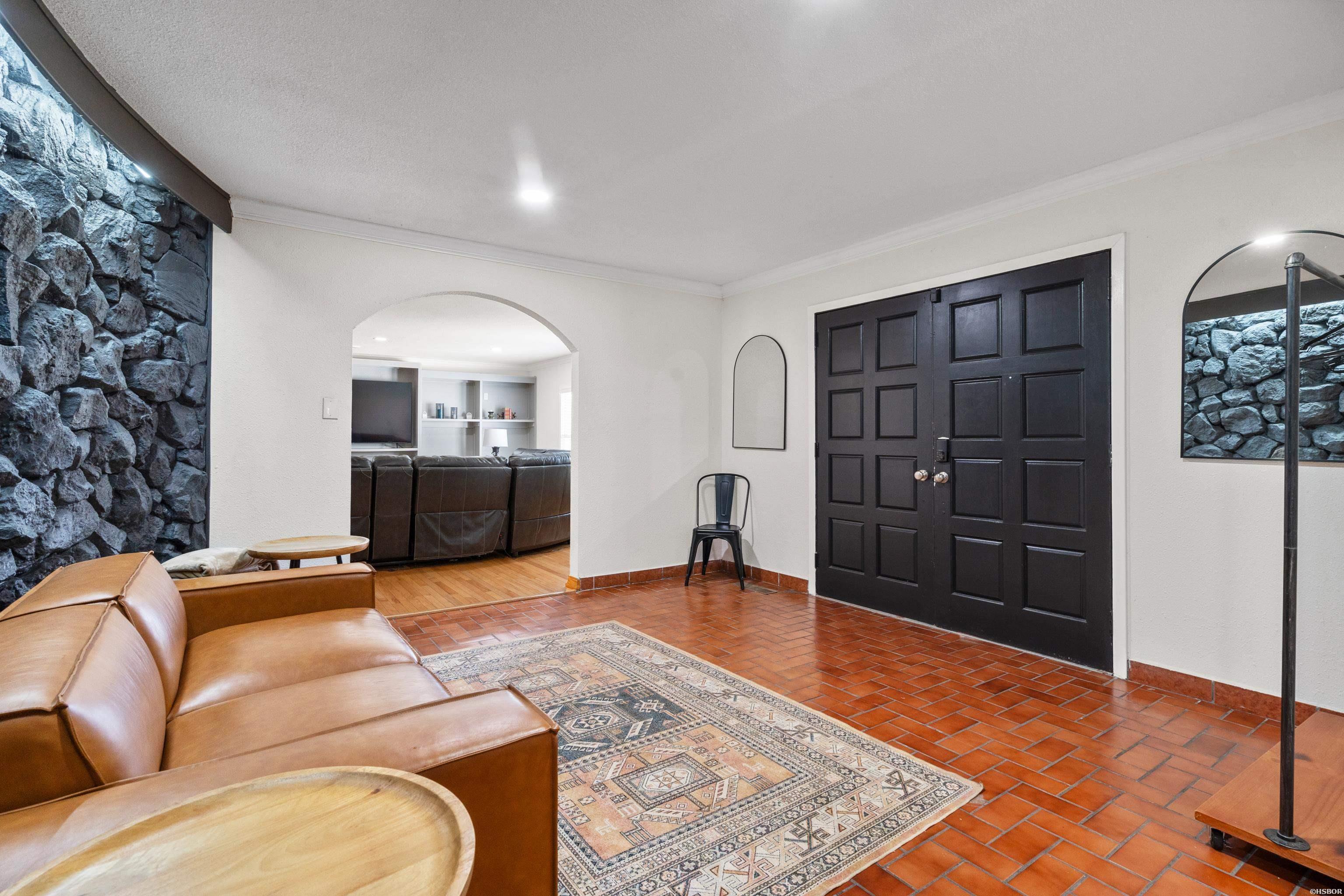201 Aberina Street Property Photo 5