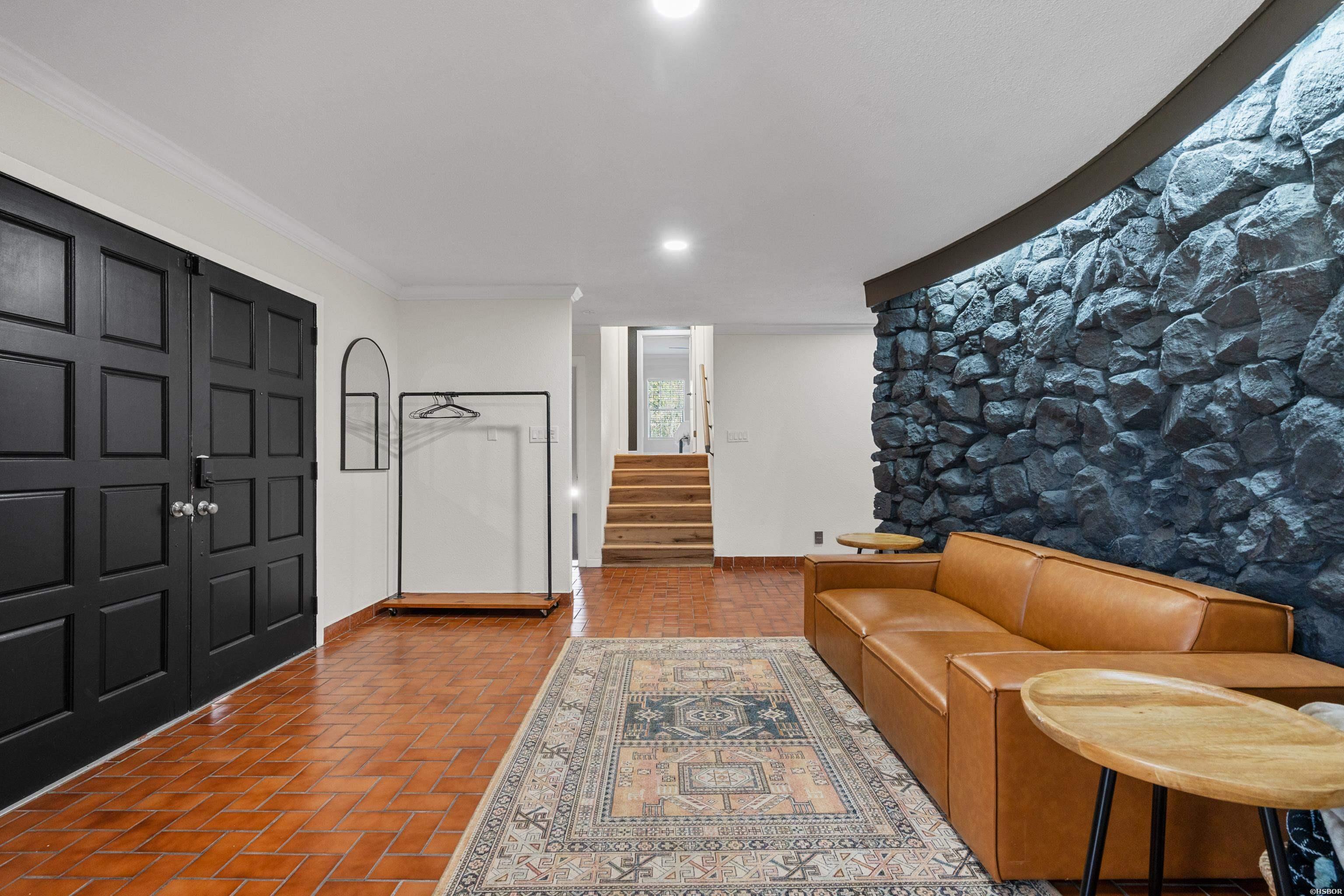 201 Aberina Street Property Photo 6