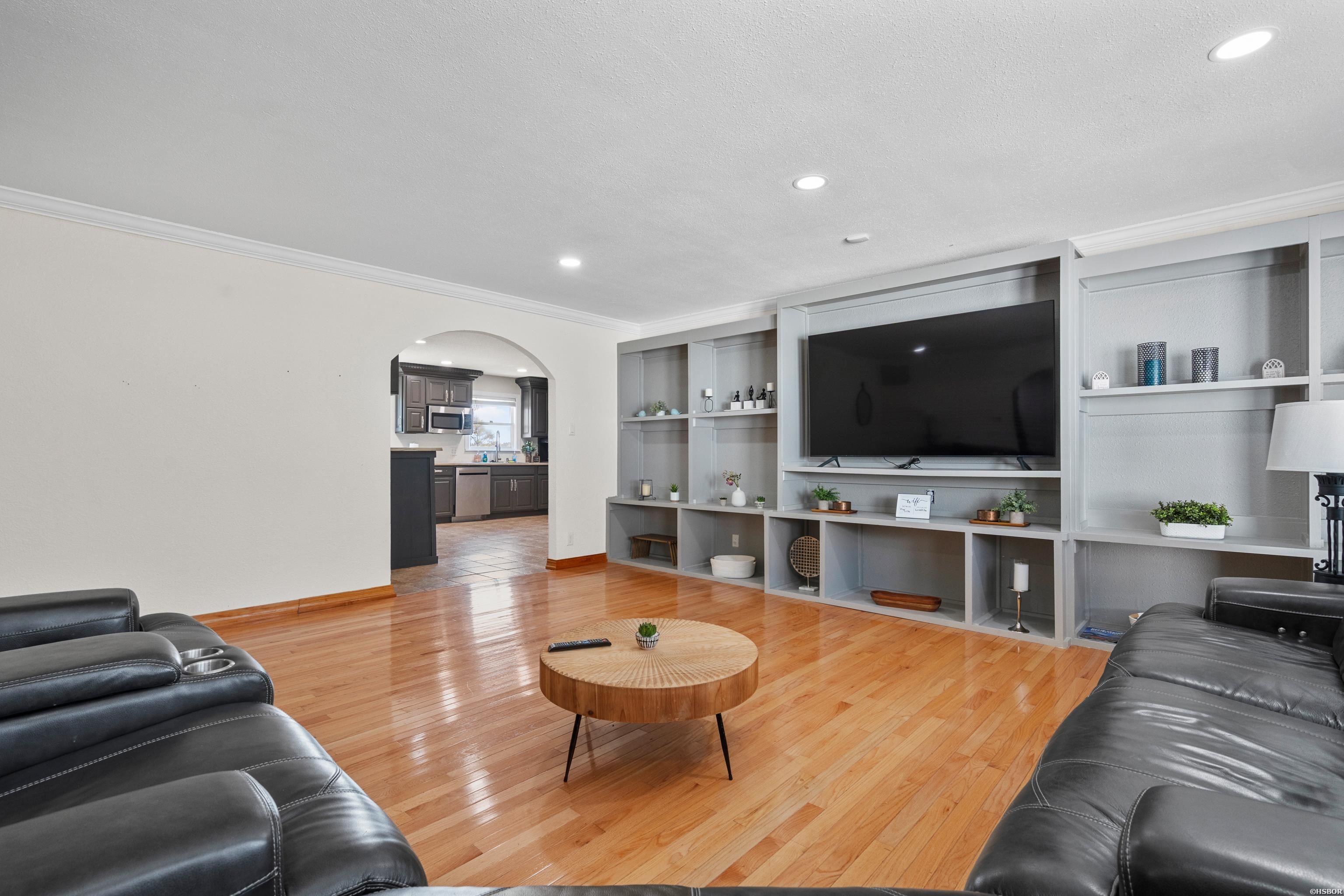 201 Aberina Street Property Photo 7
