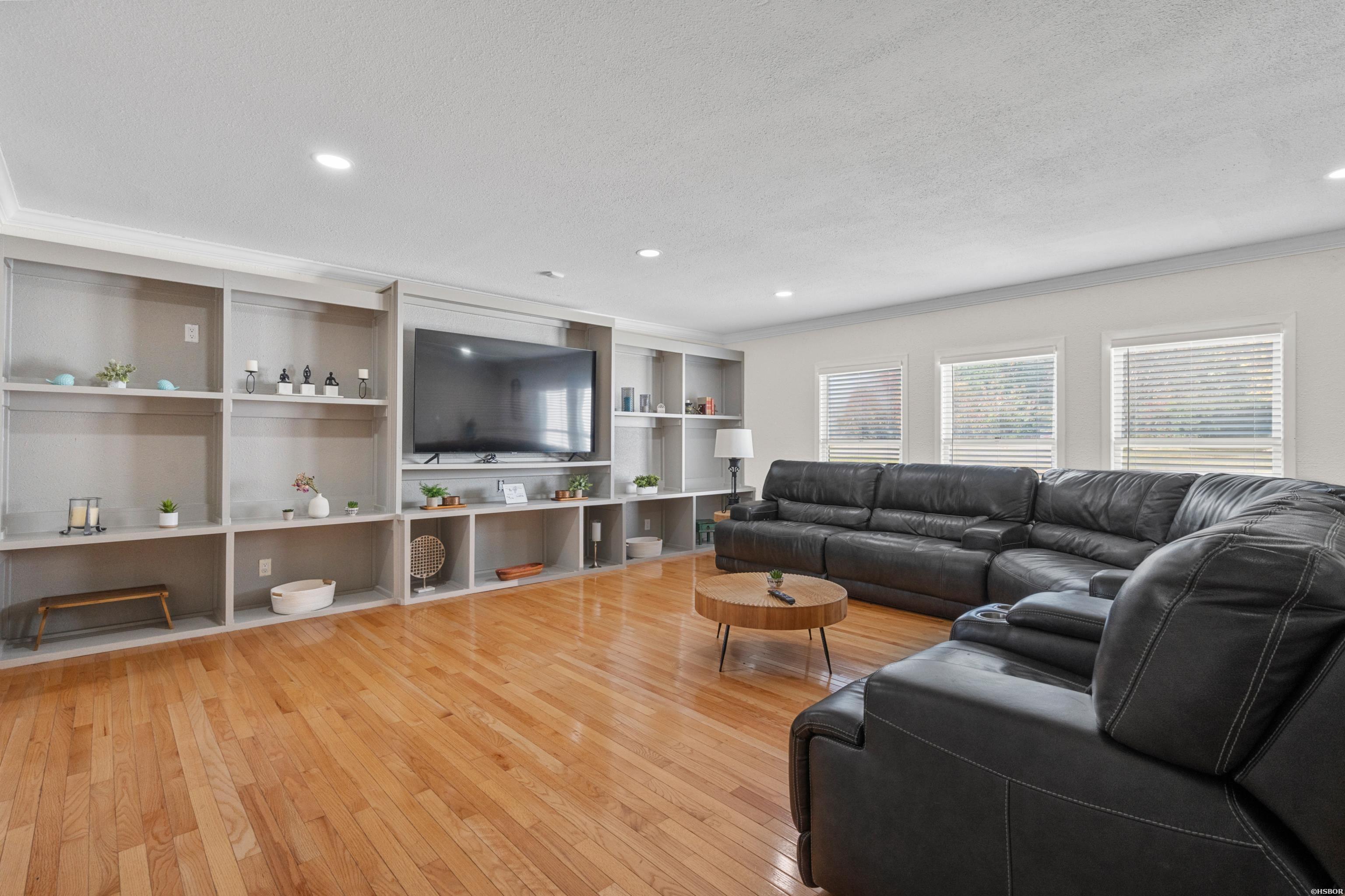 201 Aberina Street Property Photo 8
