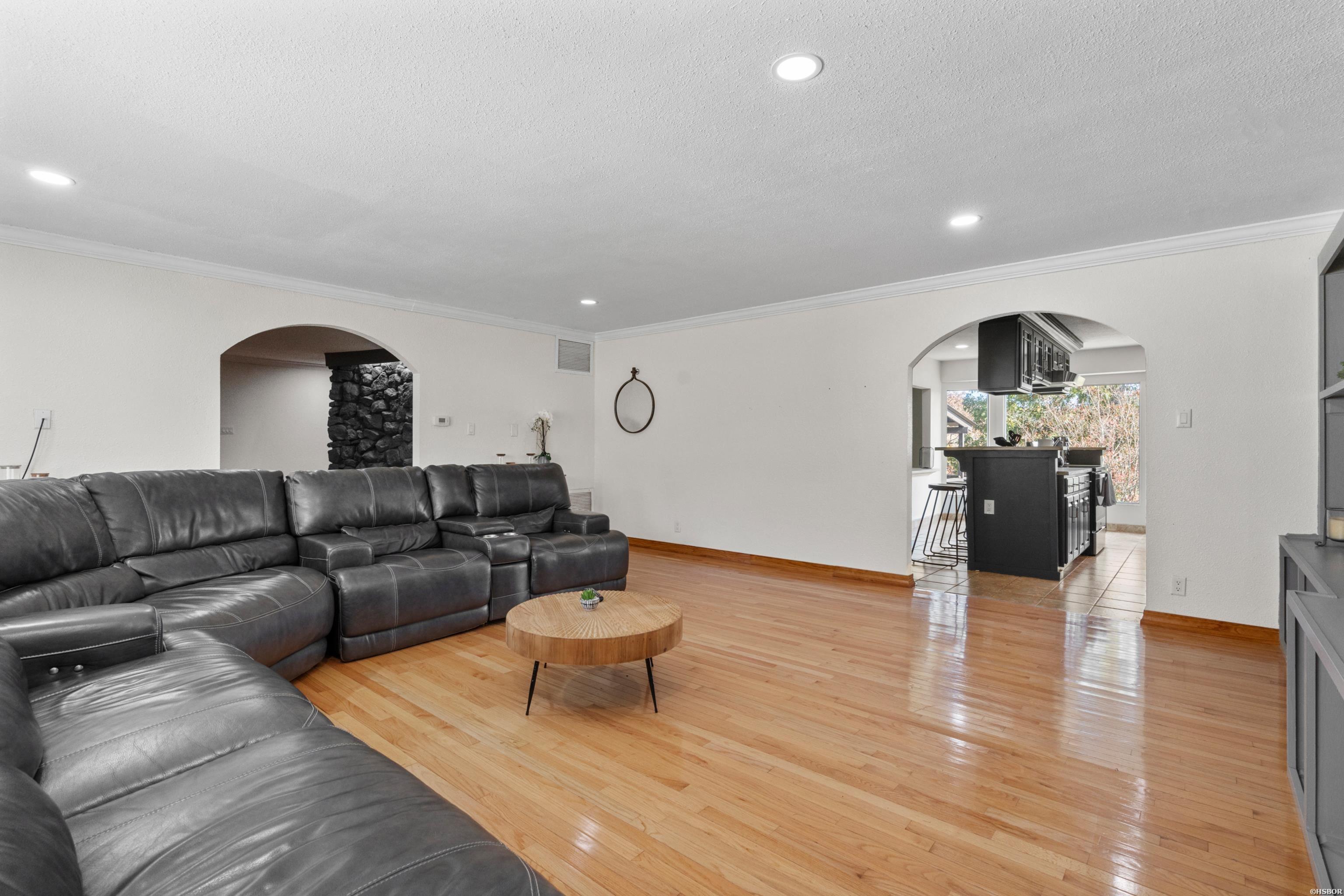 201 Aberina Street Property Photo 10