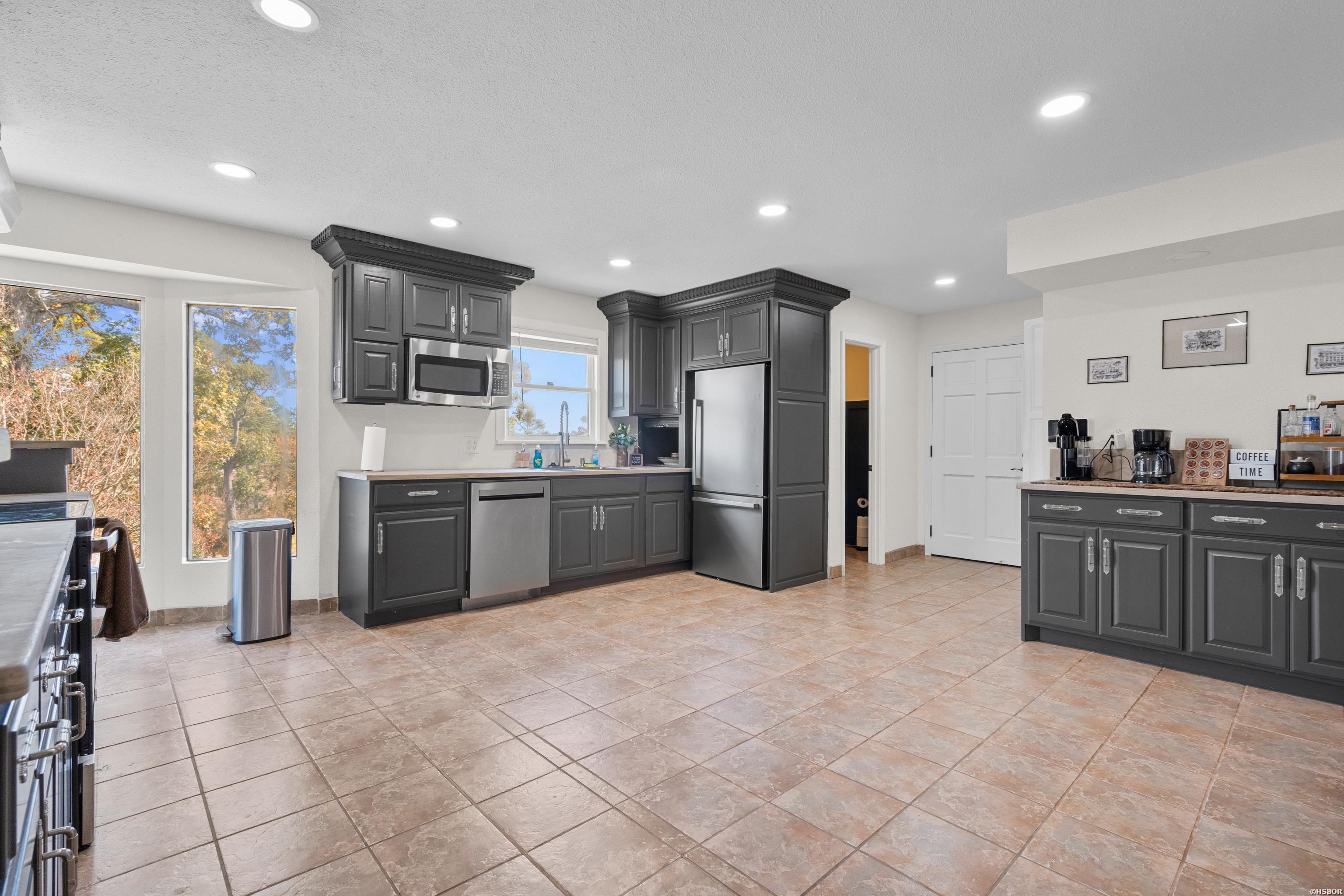 201 Aberina Street Property Photo 13