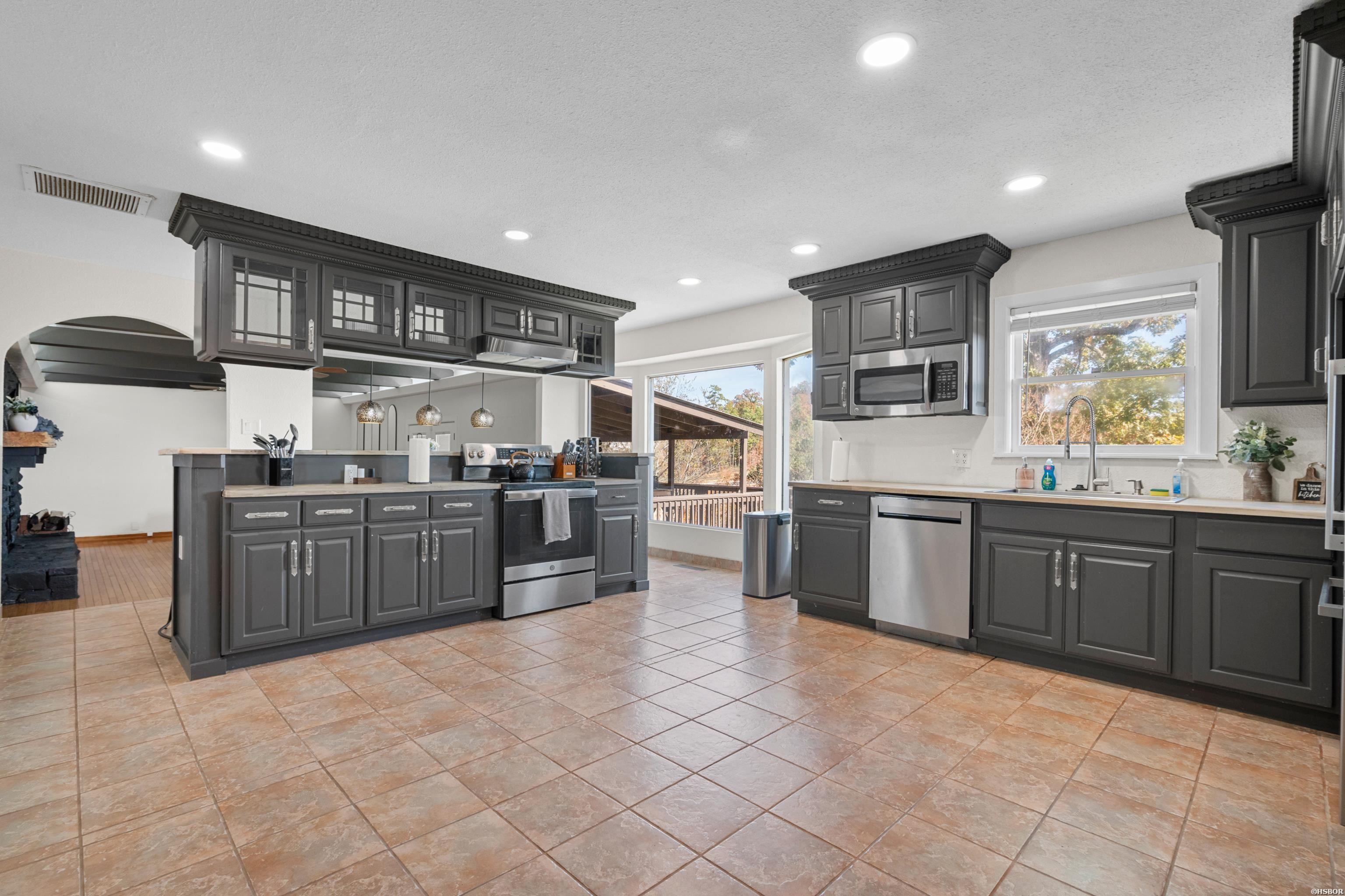 201 Aberina Street Property Photo 16