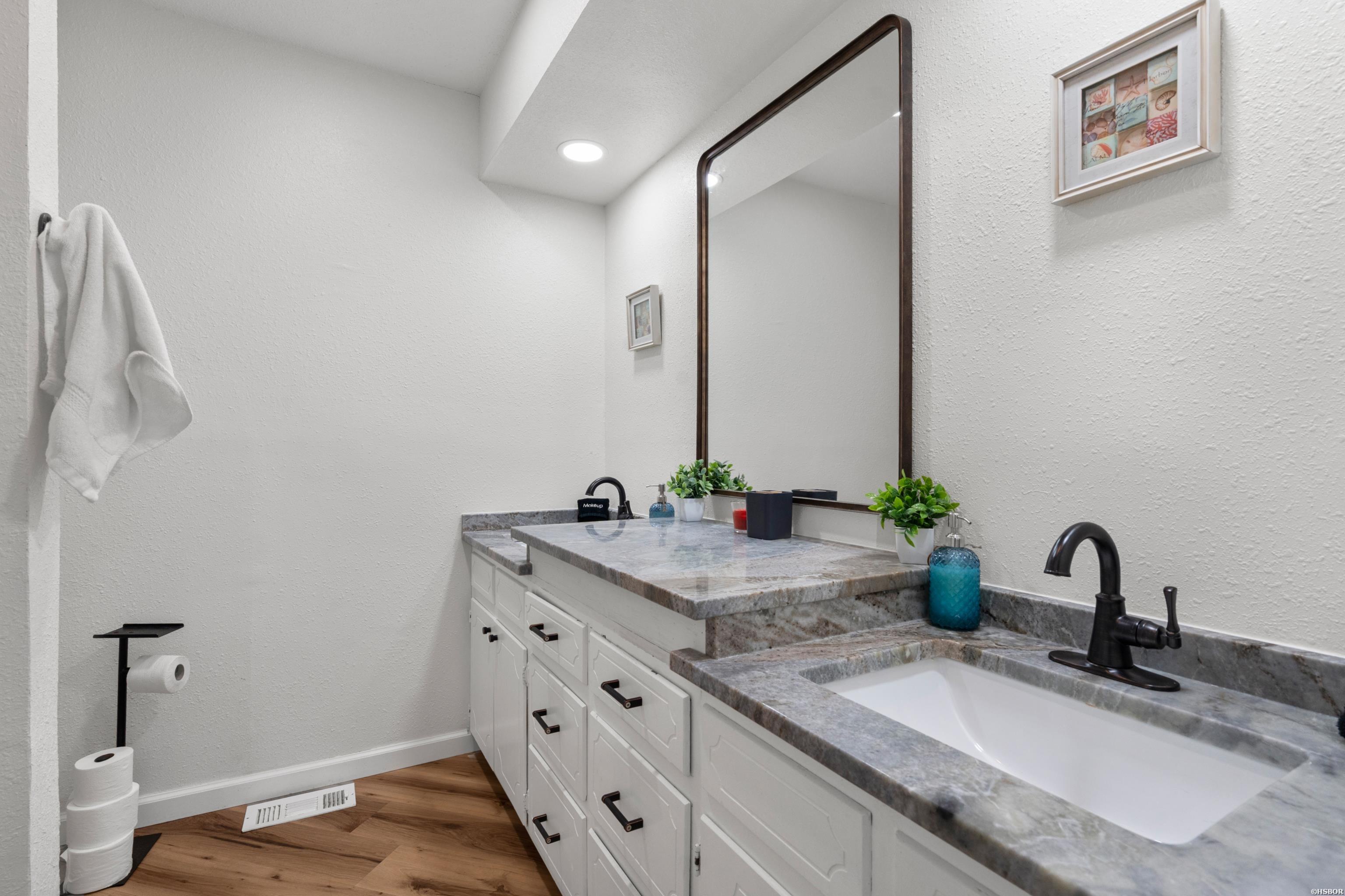 201 Aberina Street Property Photo 39