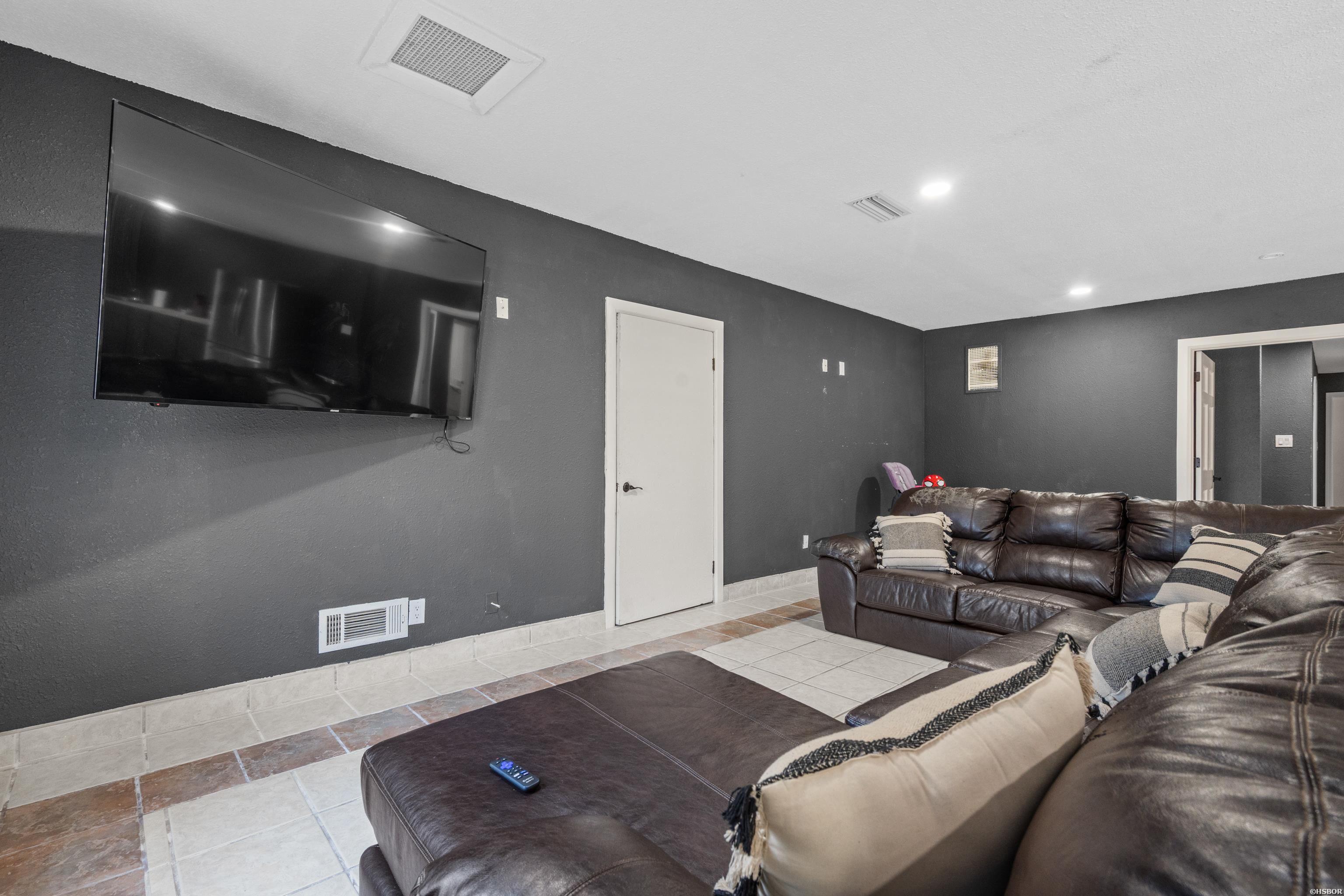 201 Aberina Street Property Photo 45
