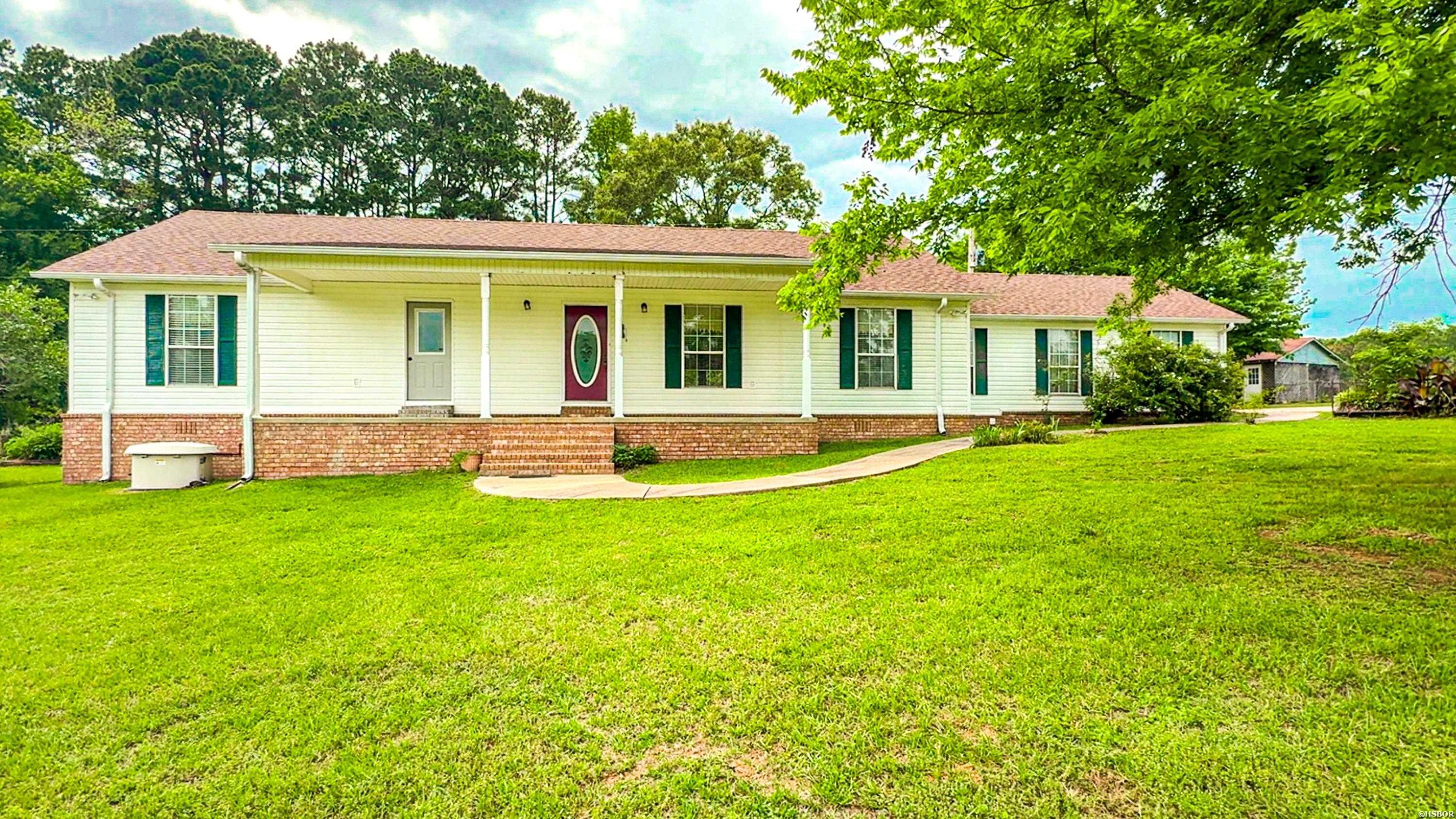347 Deroche Lane Property Photo 1