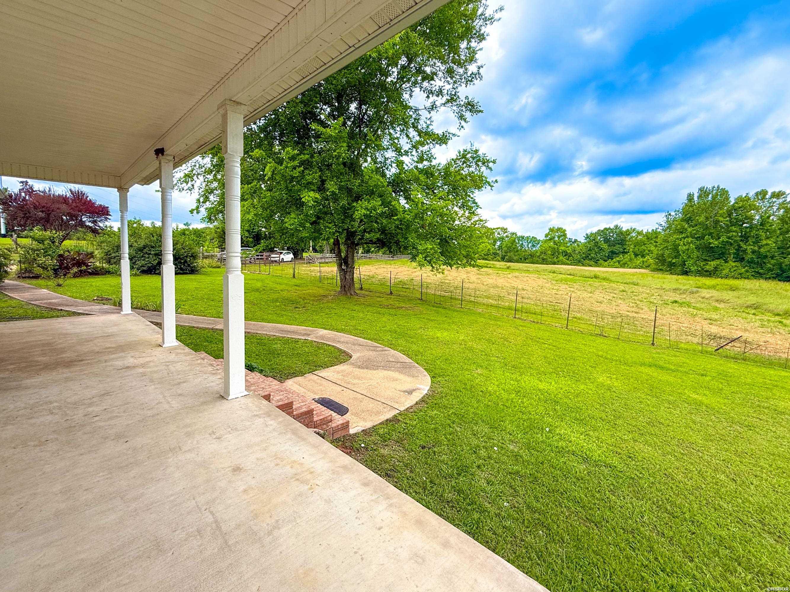 347 Deroche Lane Property Photo 4