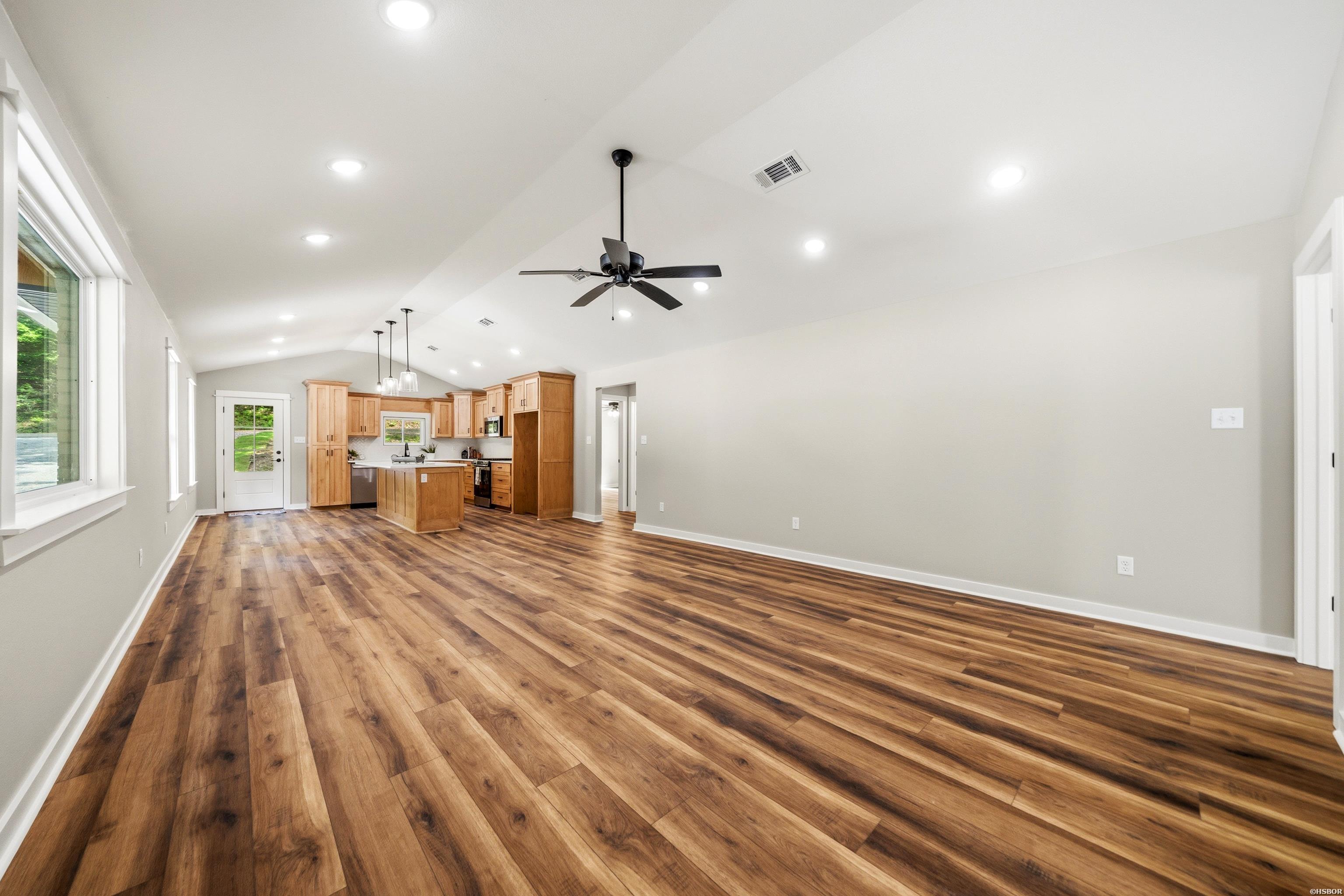 130 Jay Loop Property Photo 6