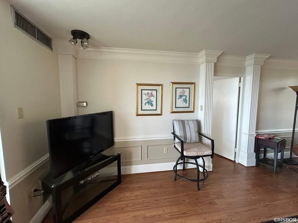 740 Weston Road Property Photo 6