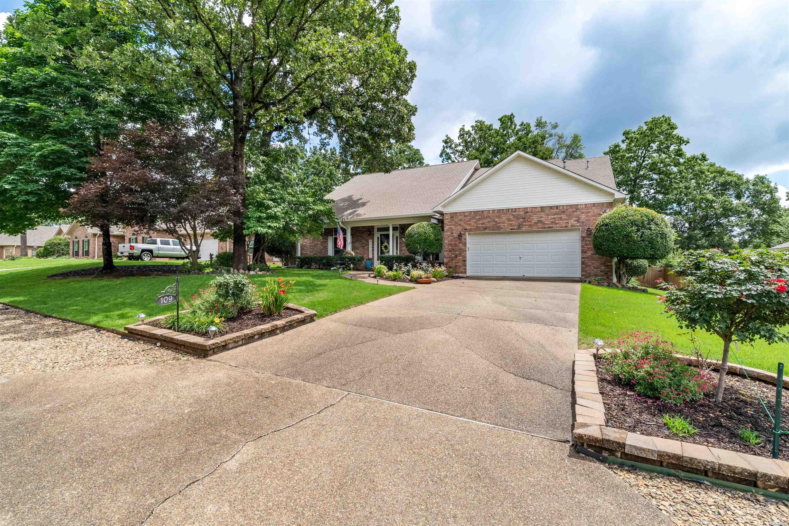 109 Alexwood Property Photo 4