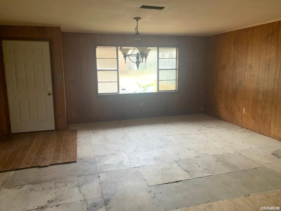 762 Ash Street Property Photo 4