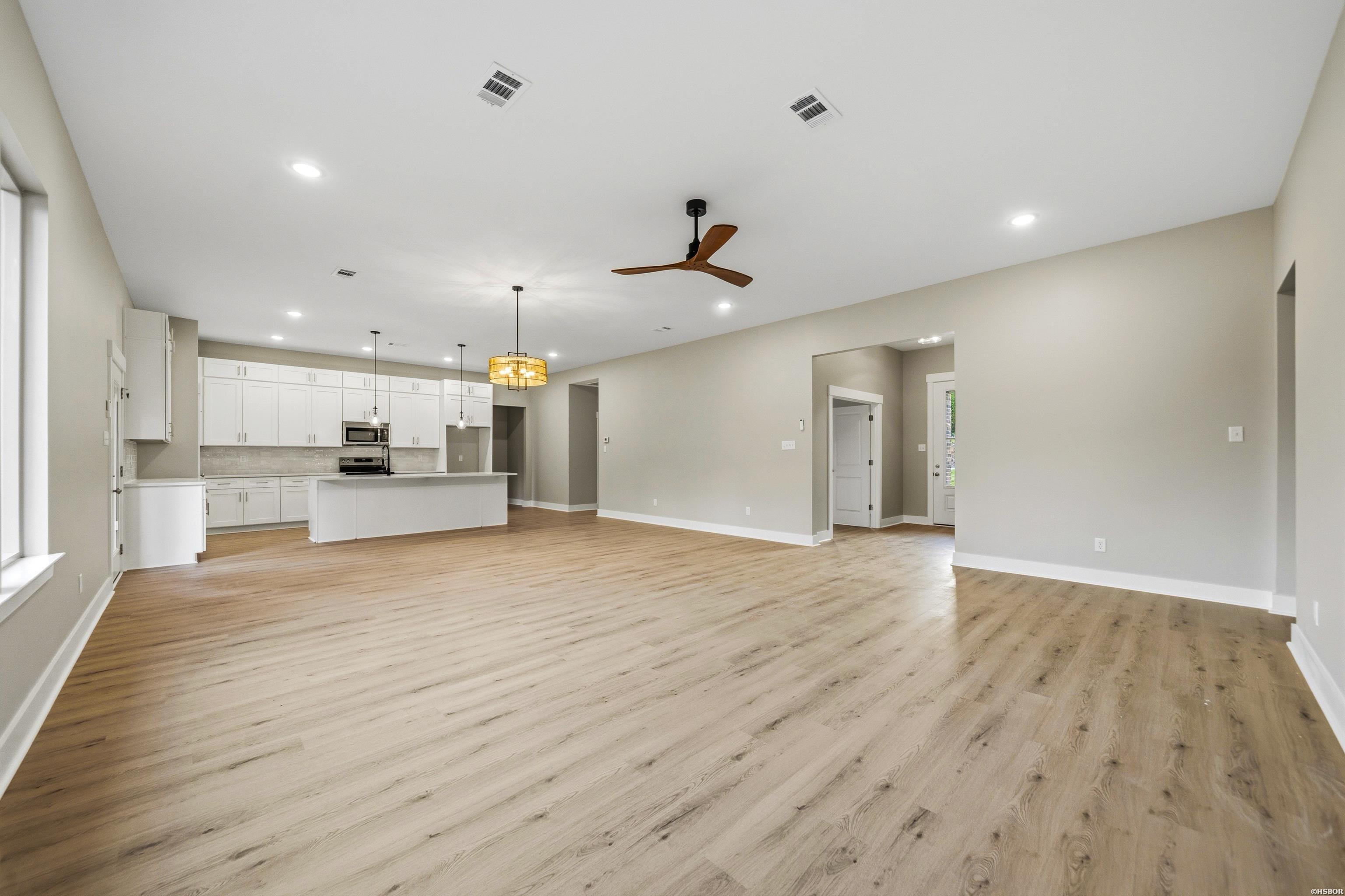 130 Petronia Street Property Photo 7