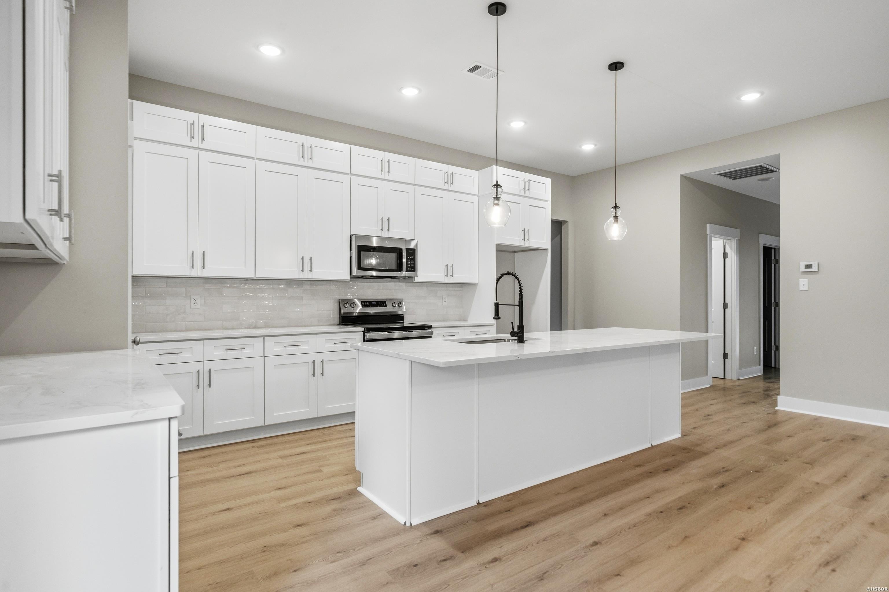 130 Petronia Street Property Photo 10