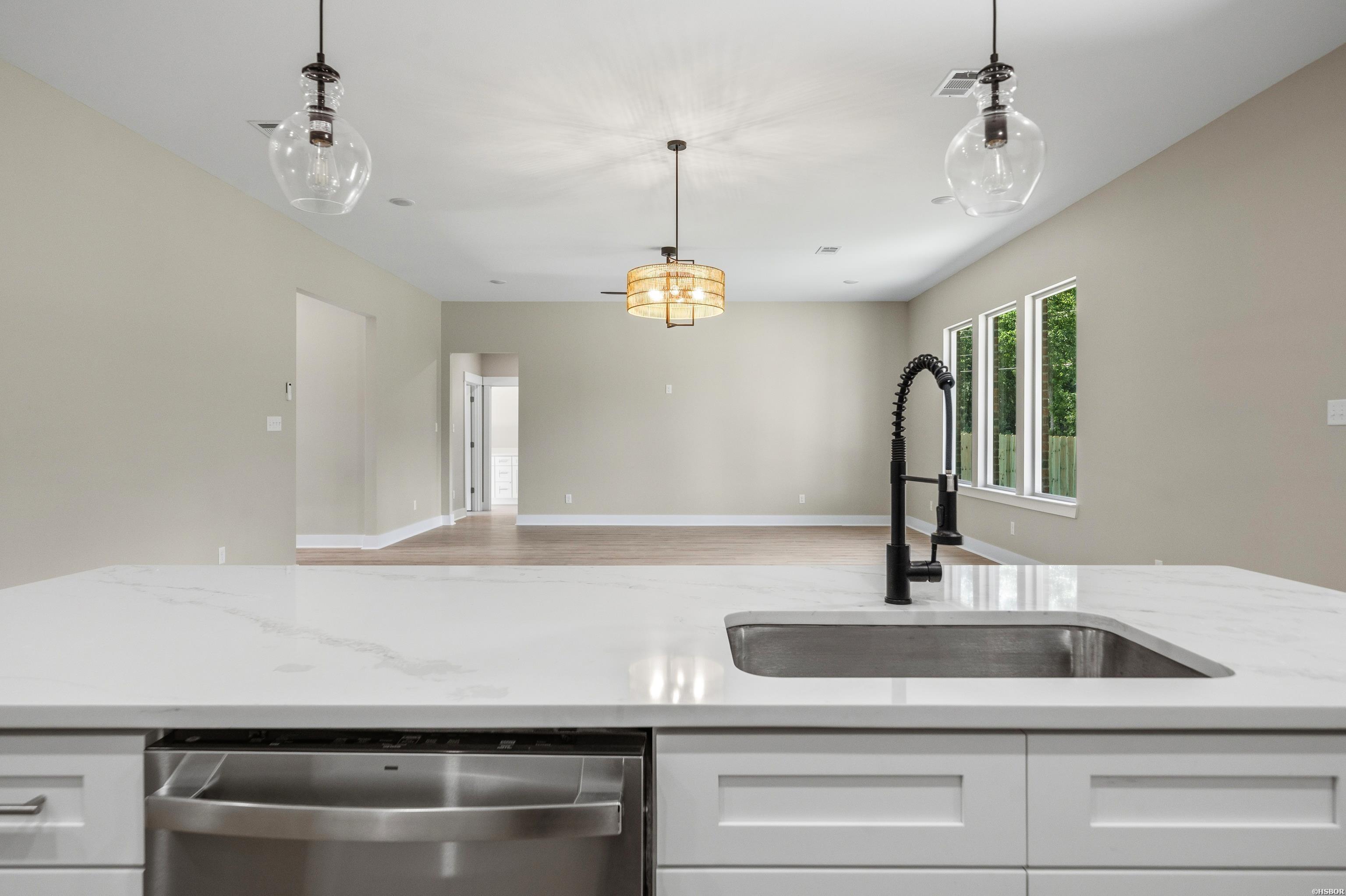 130 Petronia Street Property Photo 14