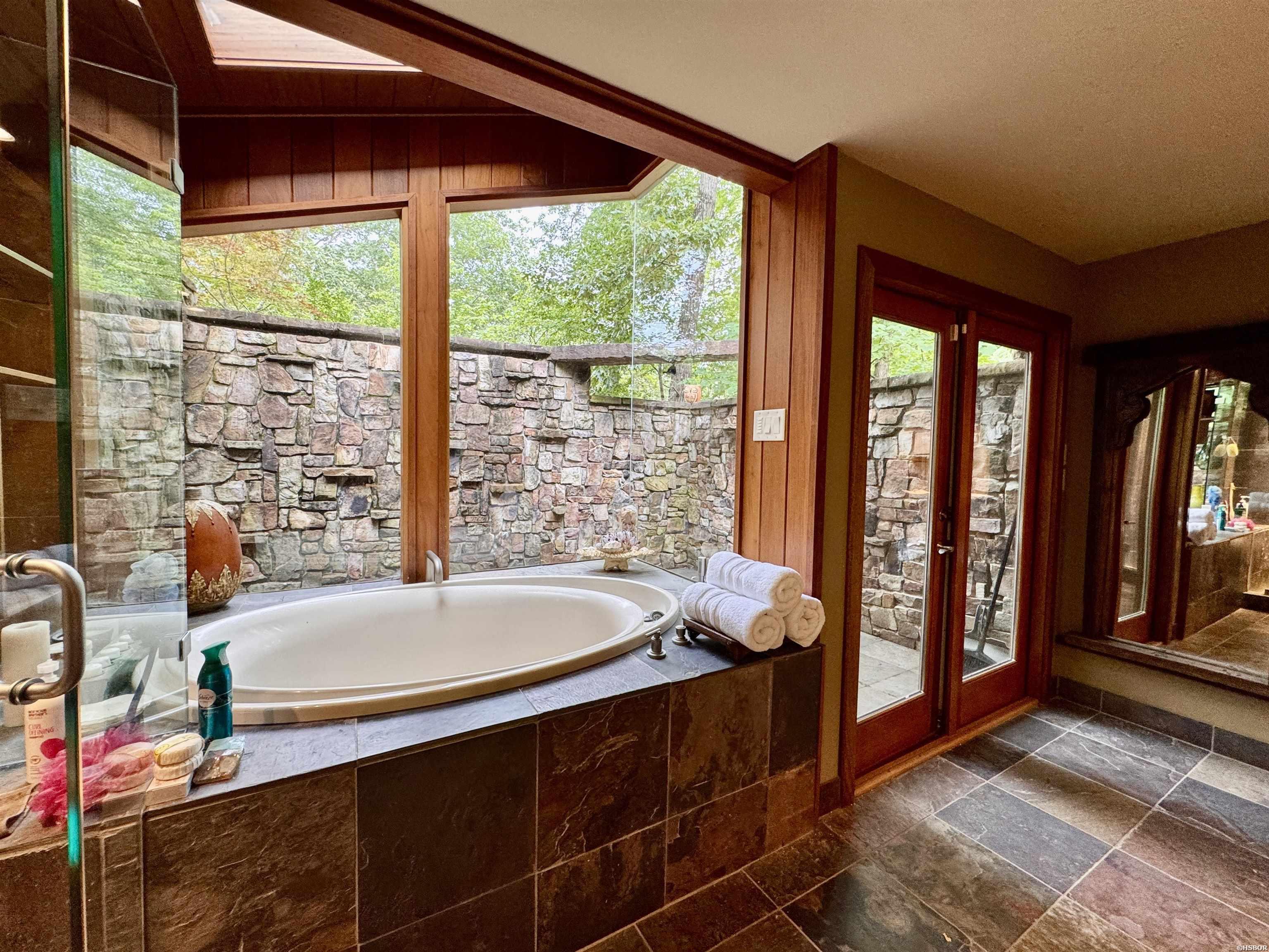 121 Kathy Lane Property Photo 16