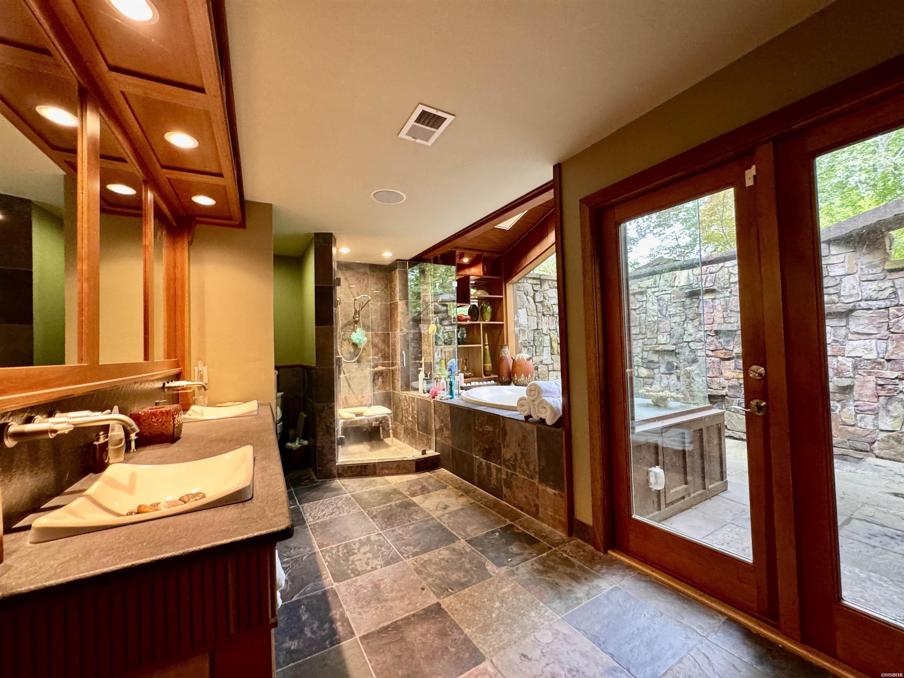 121 Kathy Lane Property Photo 17