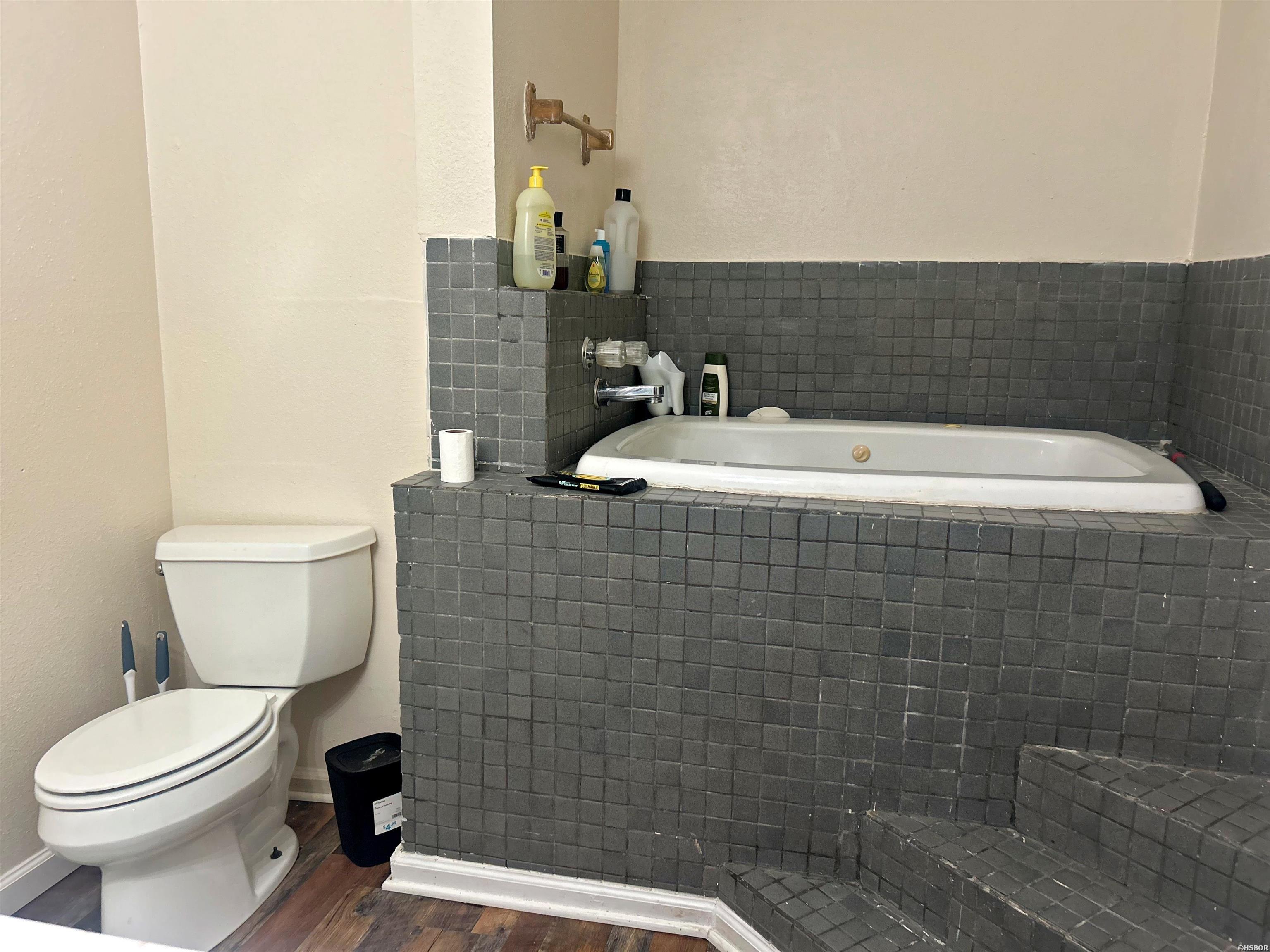 802 E Maple Street Property Photo 13