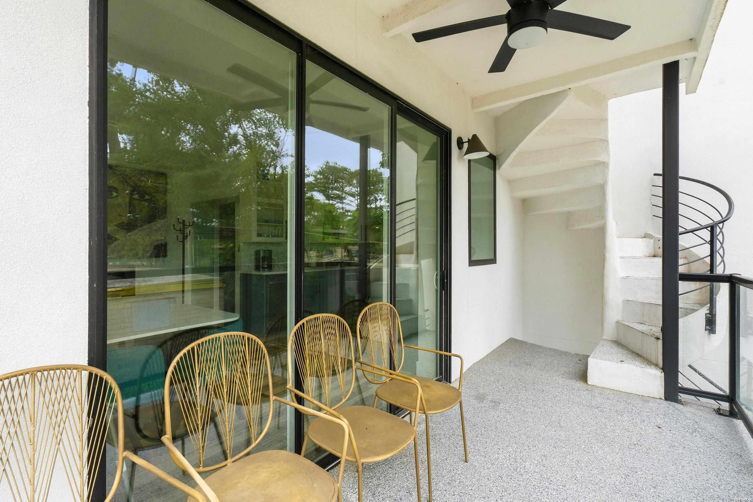352 Lakeland Drive Property Photo 4