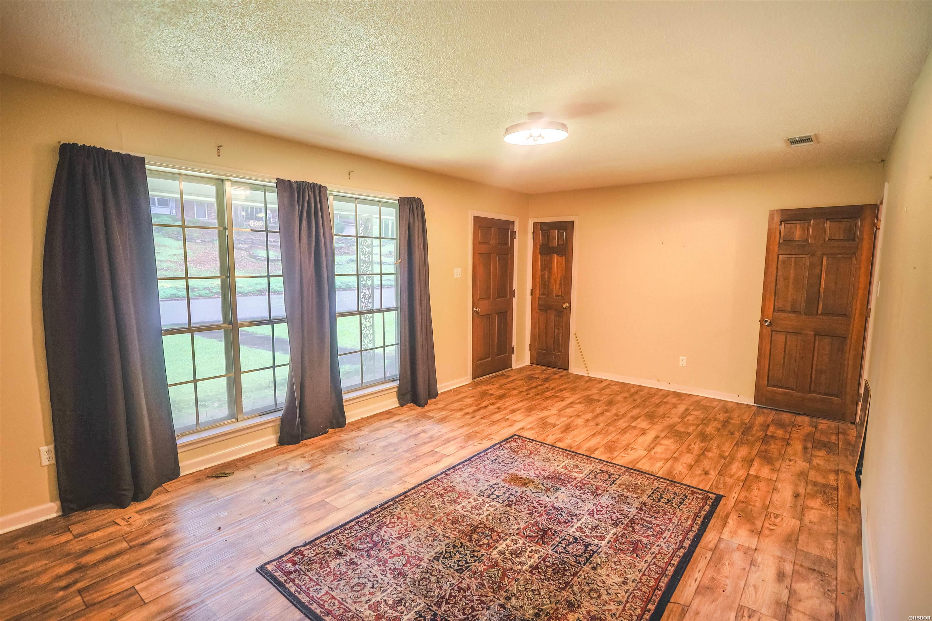 2047 Elaine Circle Property Photo 11