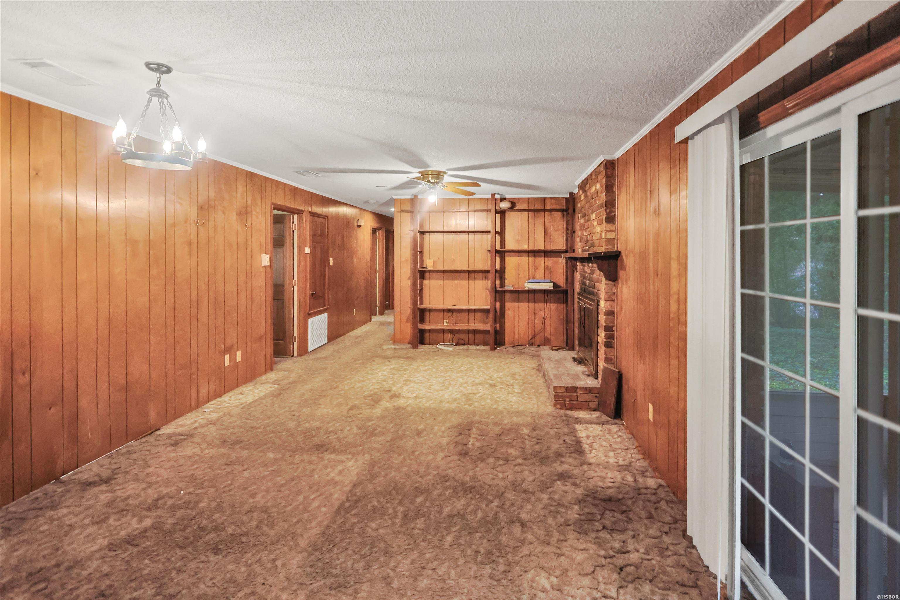 2047 Elaine Circle Property Photo 12