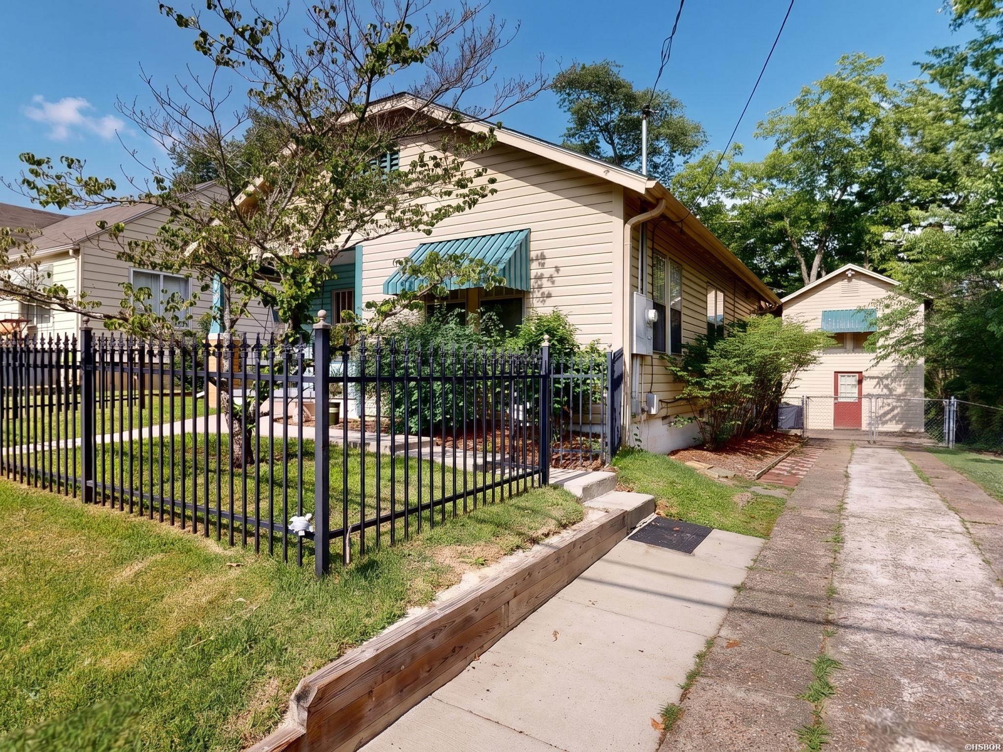 305 Richard Street Property Photo 6