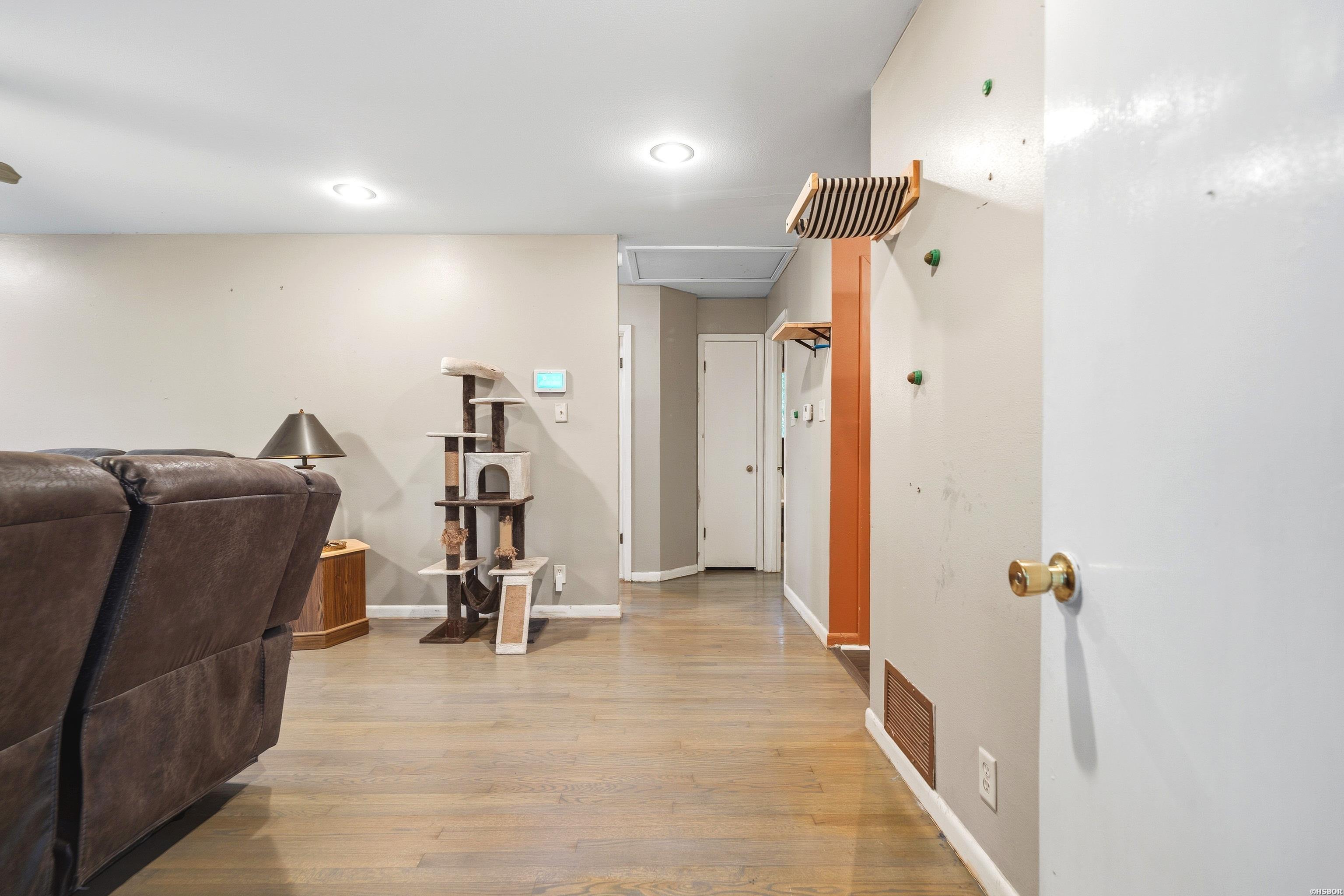 112 Pine Shore Lane Property Photo 6