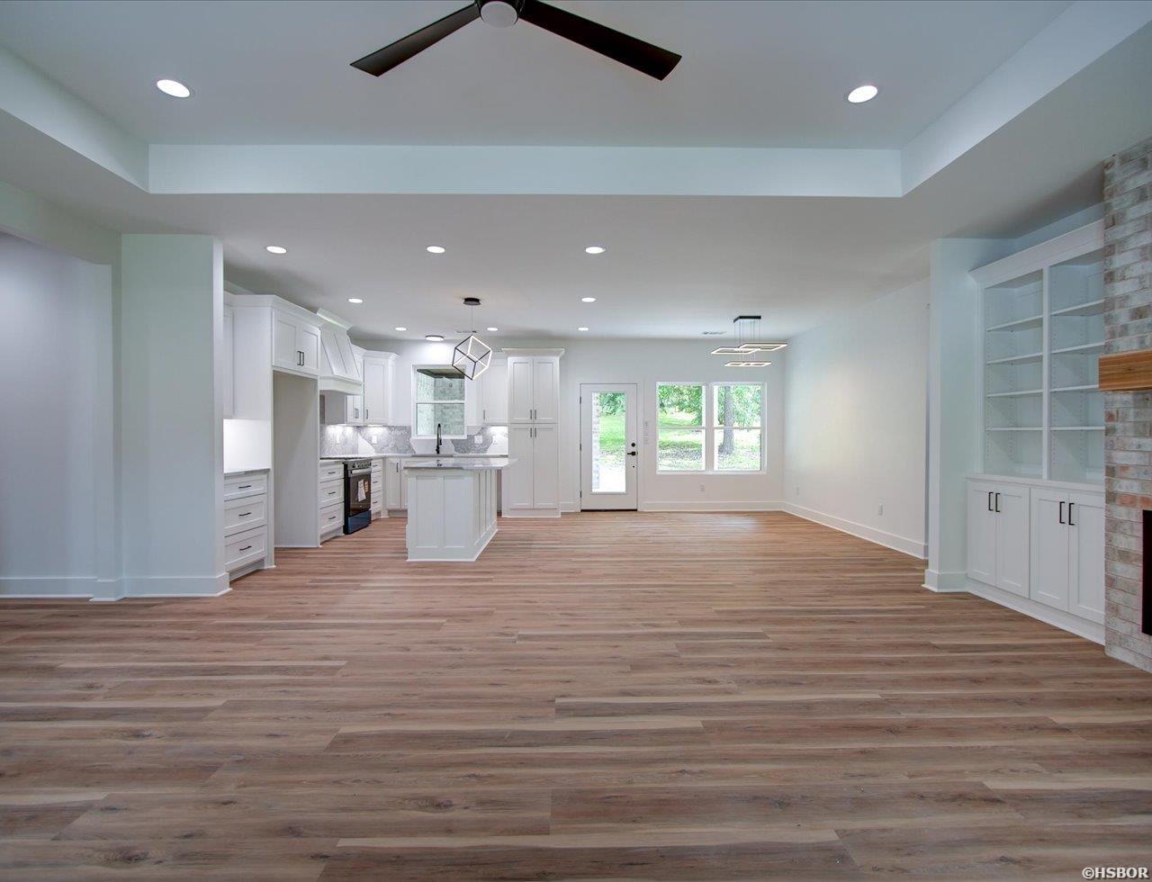 125 Shamrock Property Photo 4