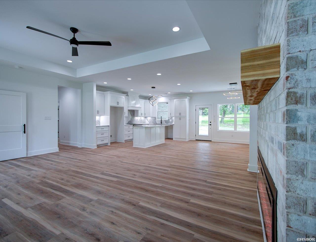 125 Shamrock Property Photo 6