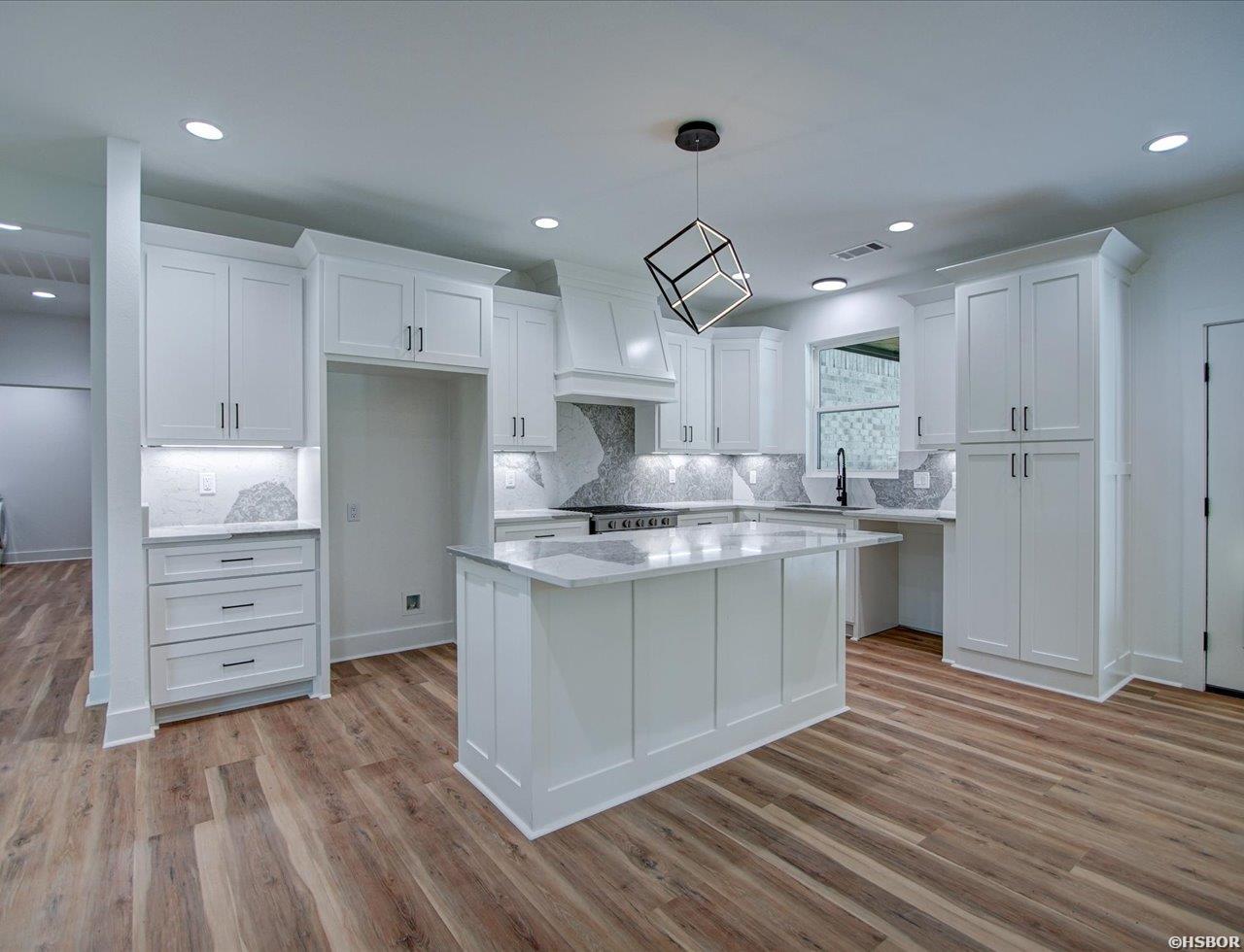 125 Shamrock Property Photo 10