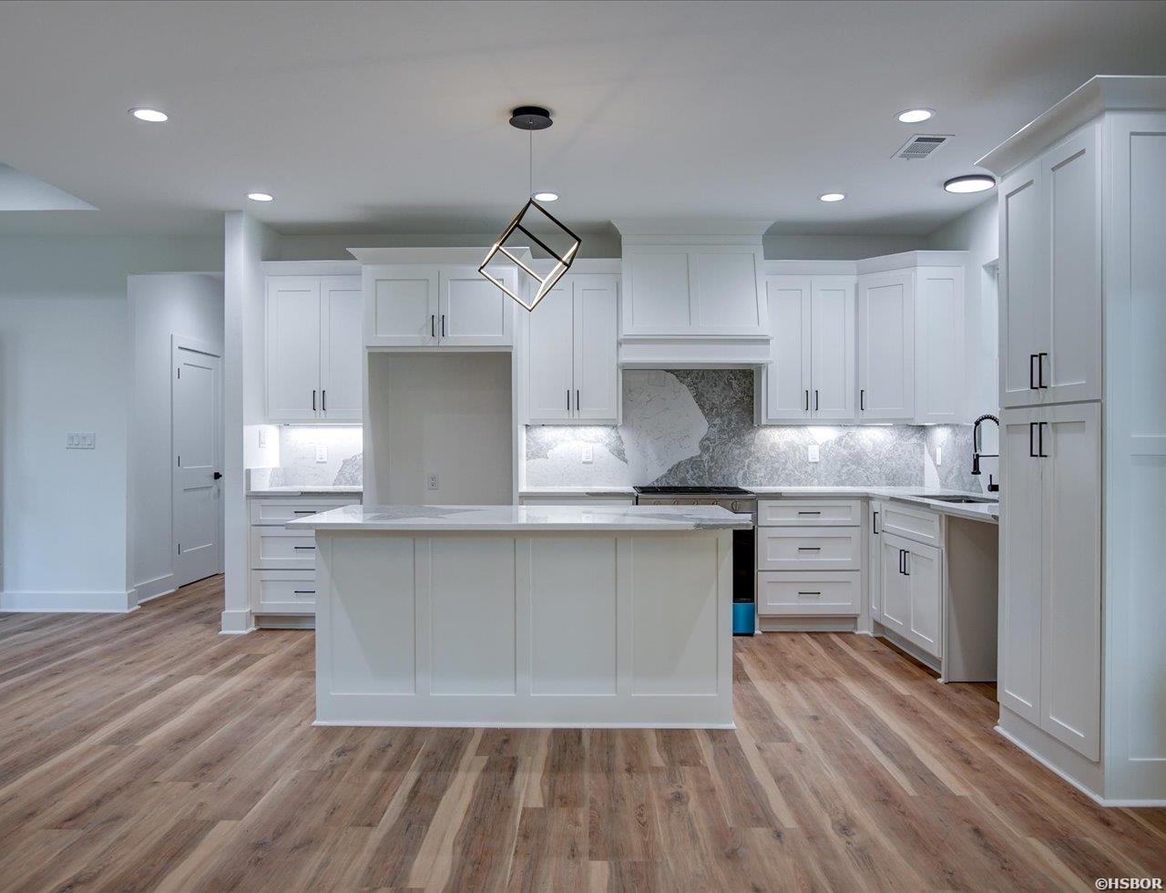 125 Shamrock Property Photo 11