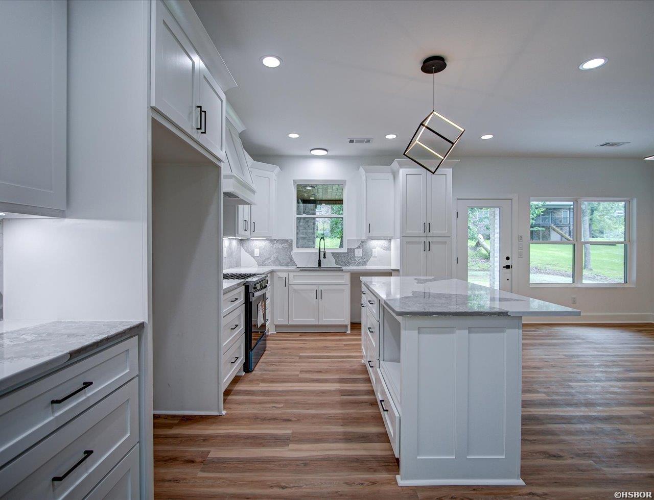 125 Shamrock Property Photo 12