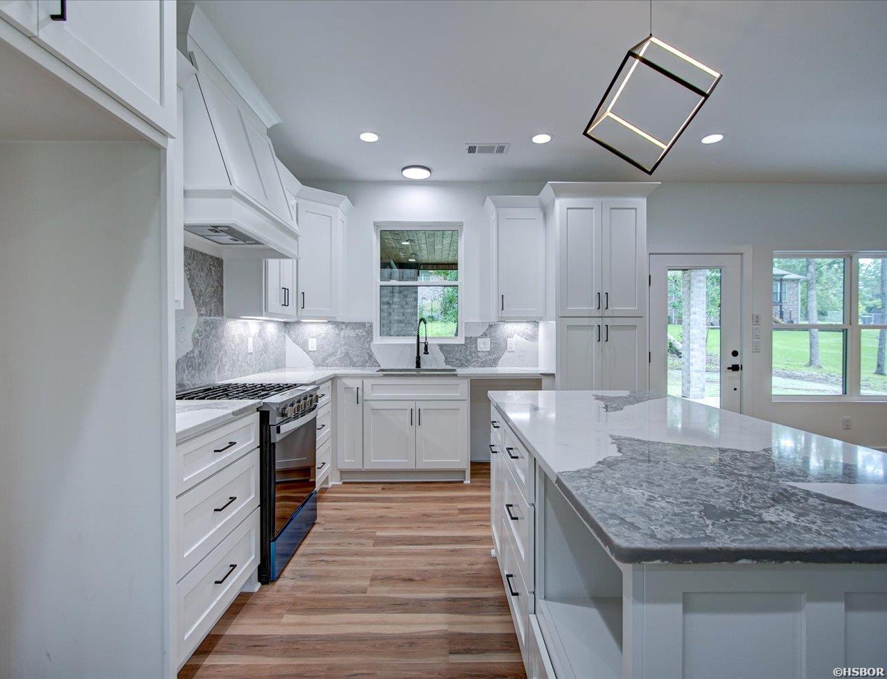 125 Shamrock Property Photo 13