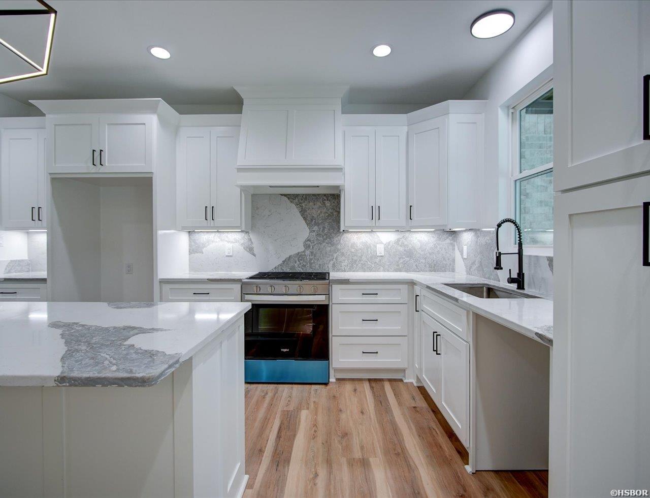 125 Shamrock Property Photo 15