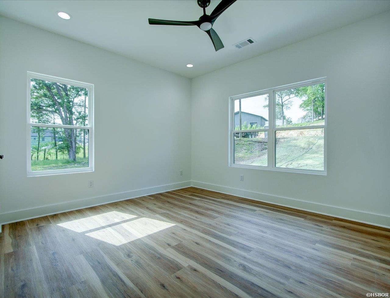 125 Shamrock Property Photo 31