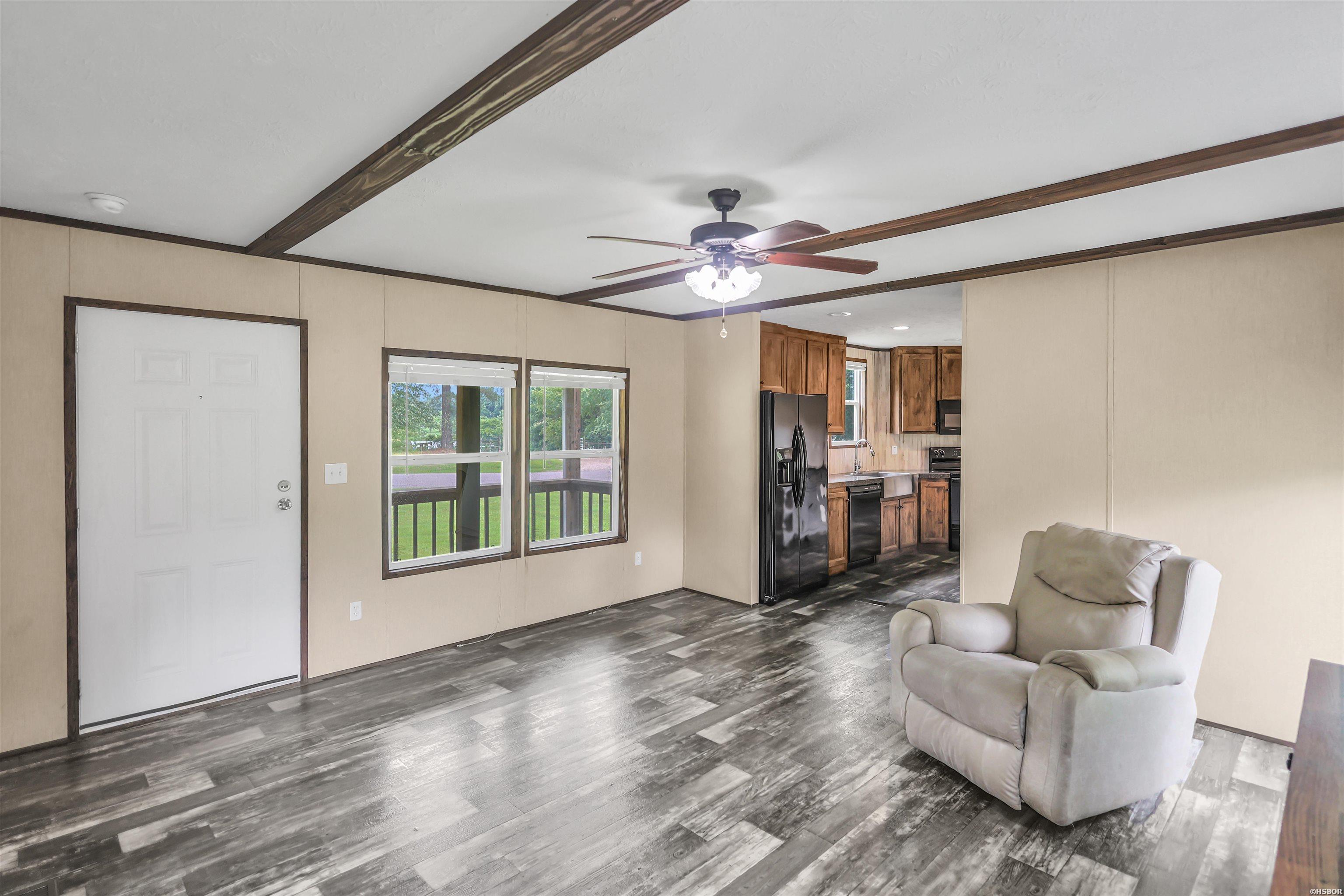 101 Barentine Property Photo 12