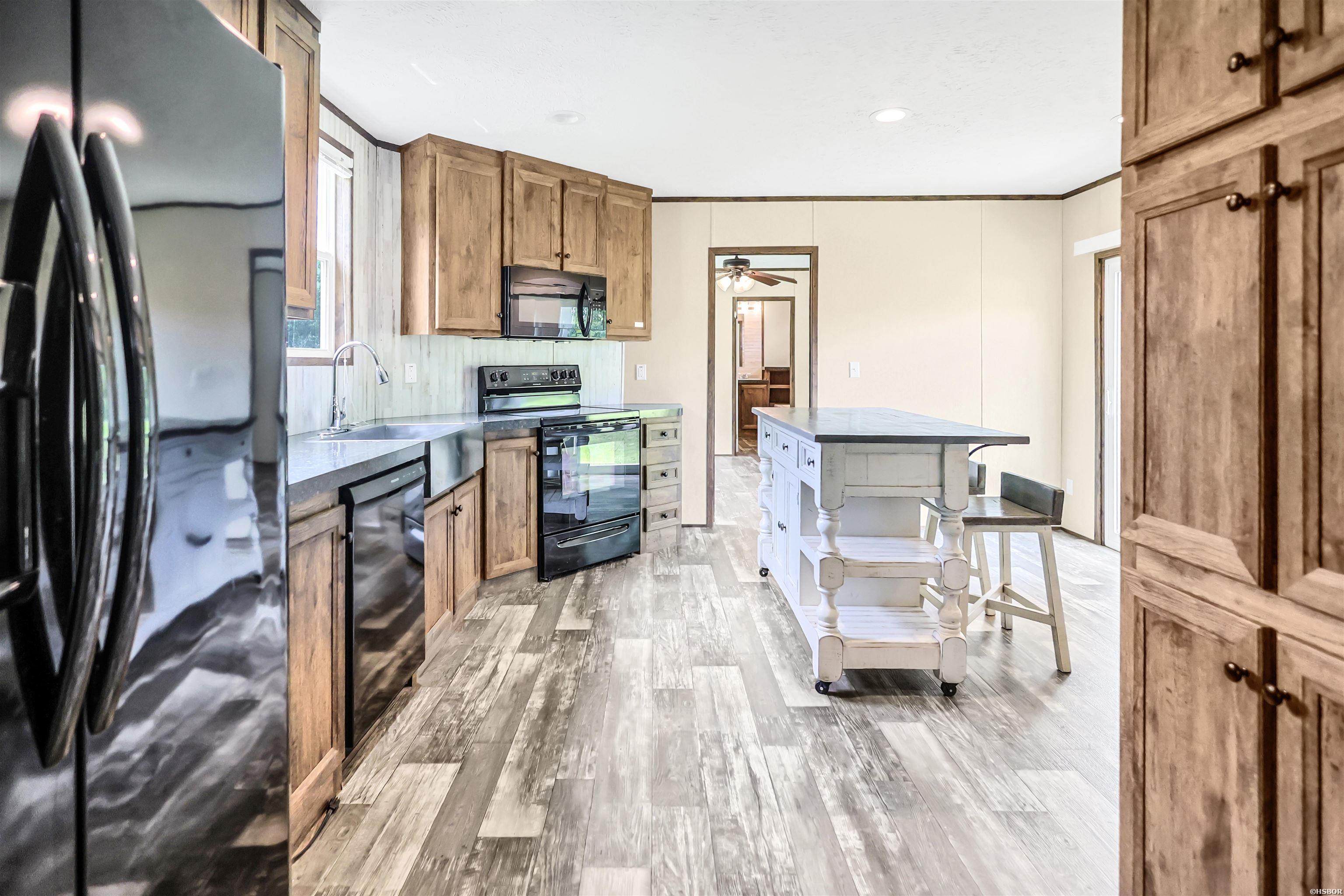 101 Barentine Property Photo 13