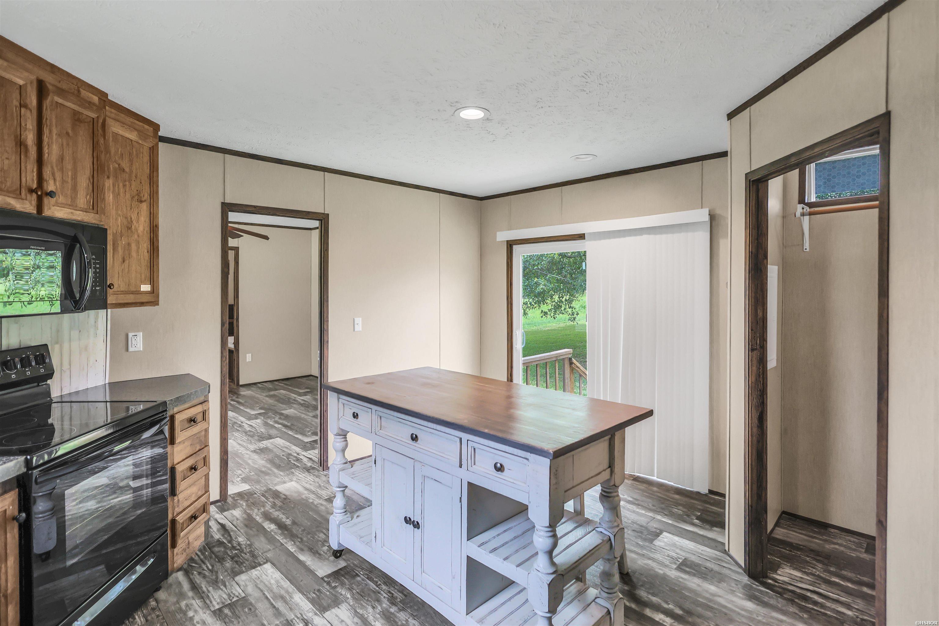 101 Barentine Property Photo 14