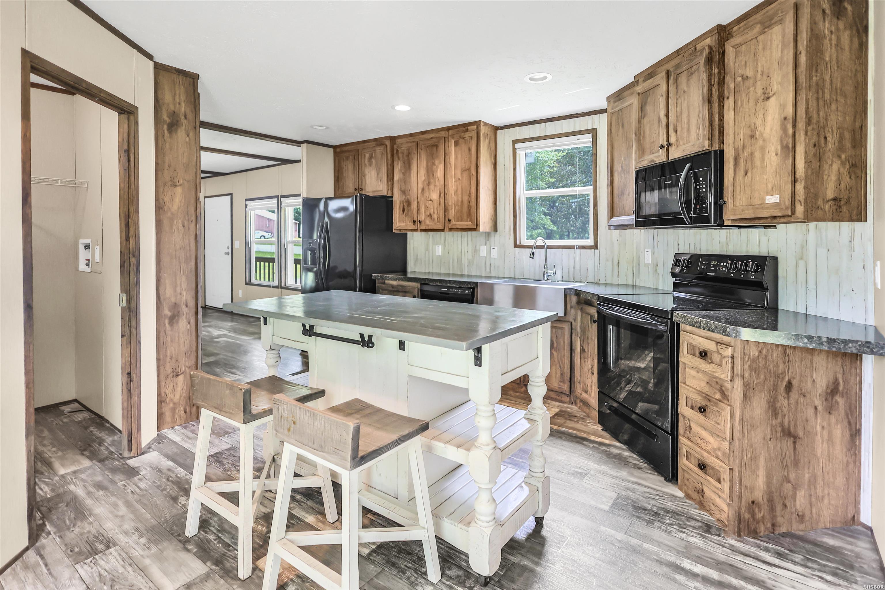 101 Barentine Property Photo 15