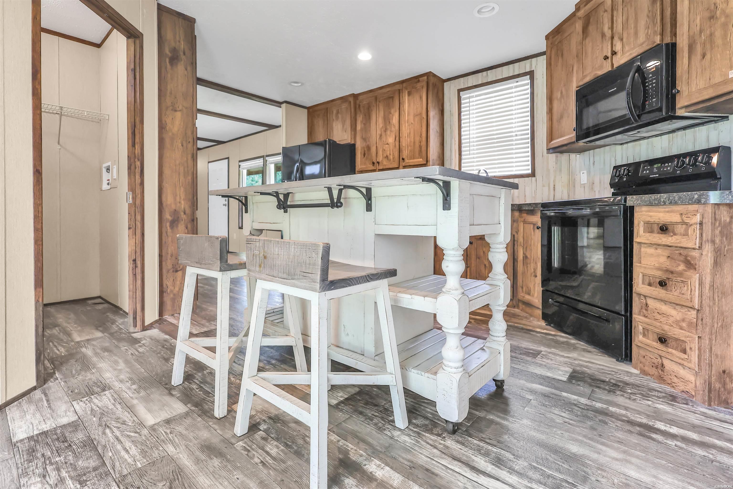 101 Barentine Property Photo 19