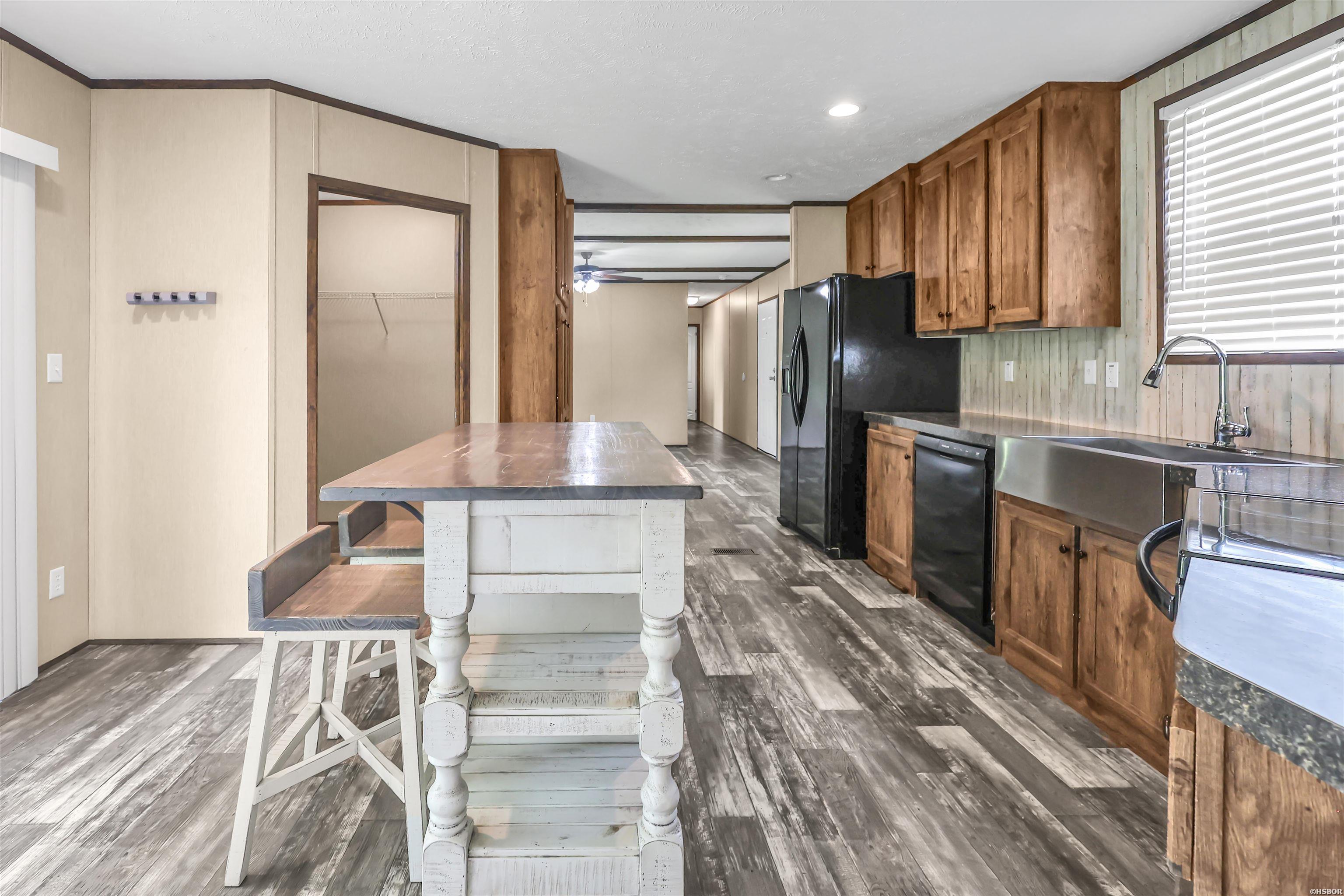 101 Barentine Property Photo 21
