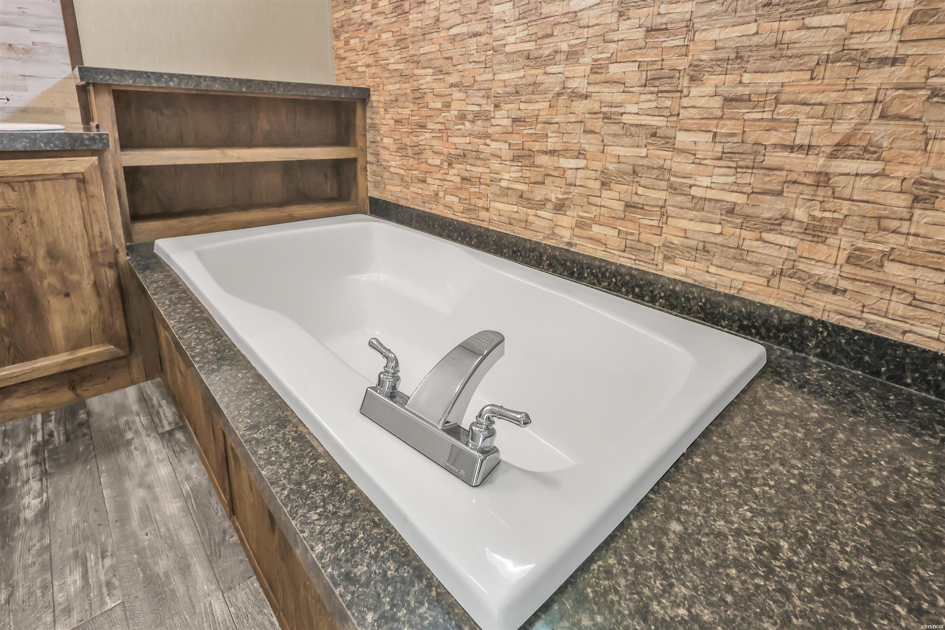 101 Barentine Property Photo 32