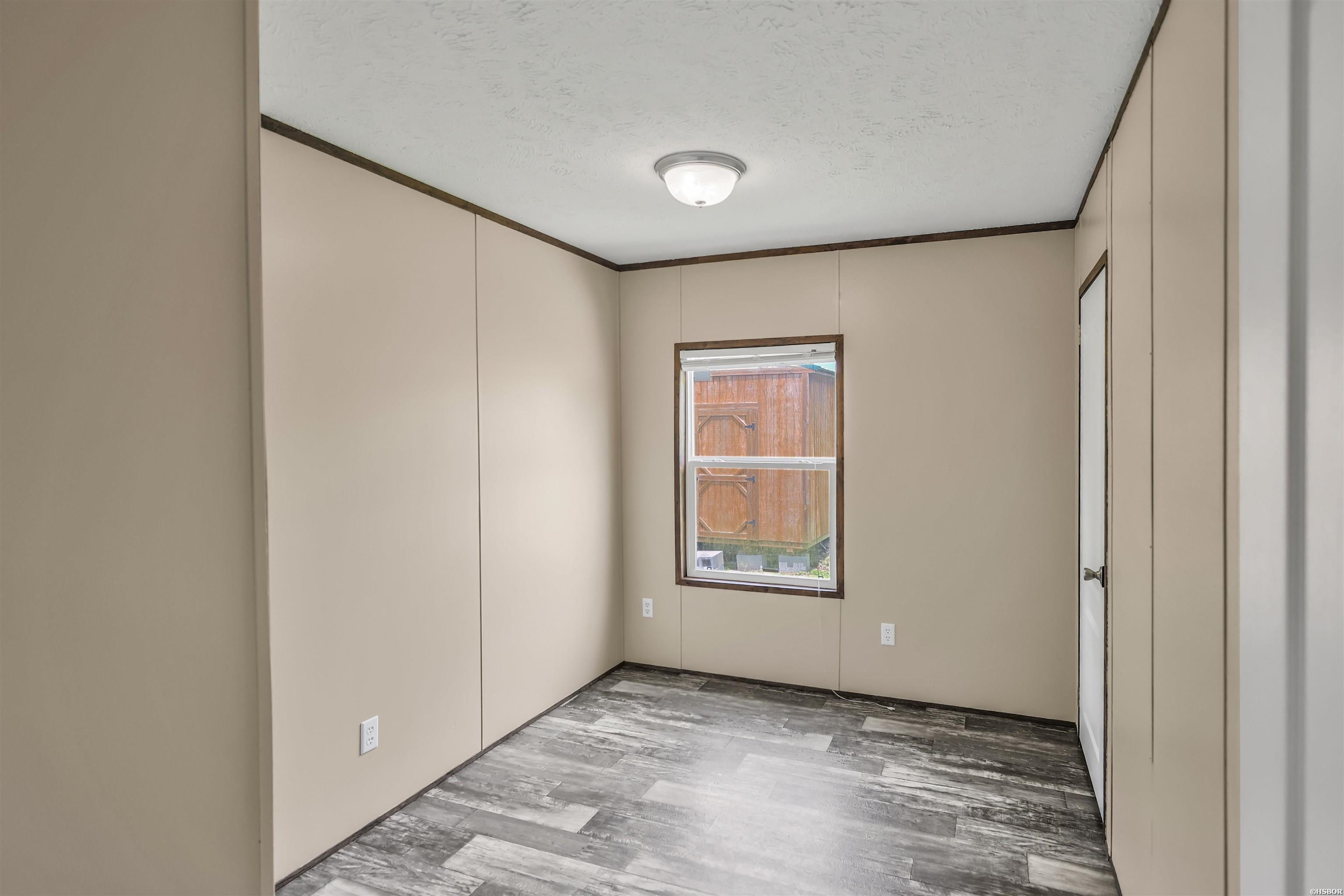 101 Barentine Property Photo 35