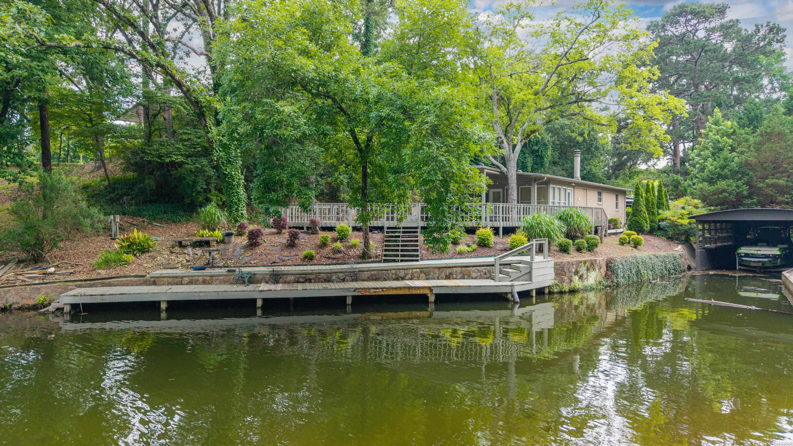 1925 LAKESHORE Drive